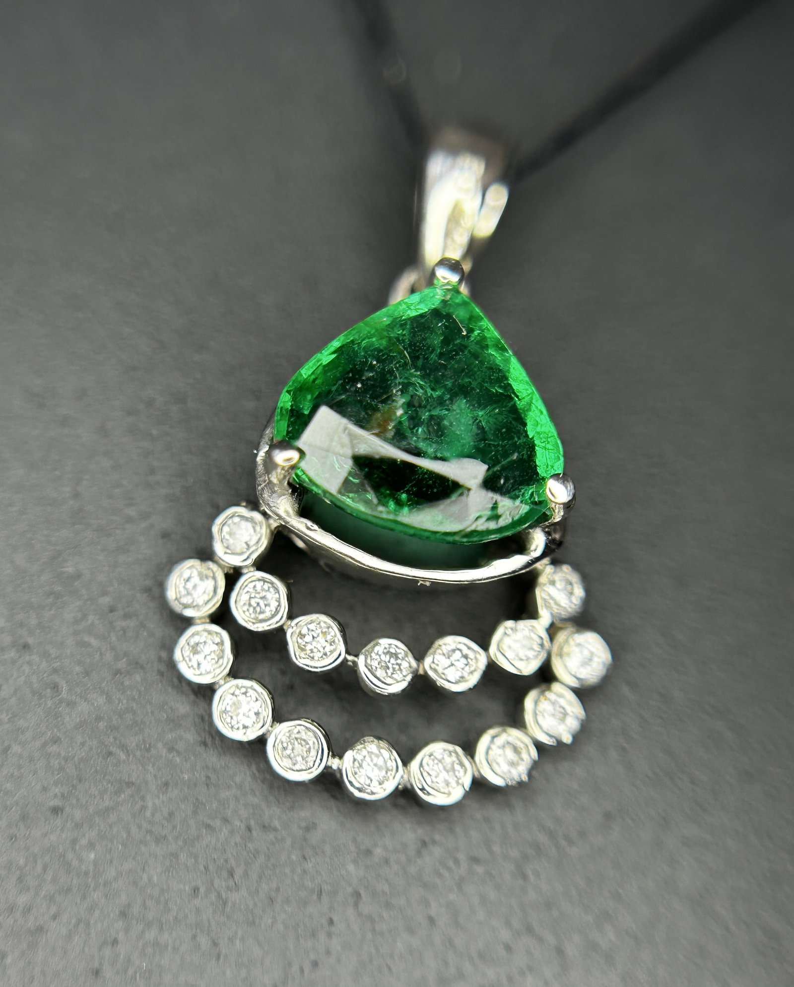 Beautiful 1.37ct Natural Emerald Pendant With Diamonds & 950 Platinum - 4