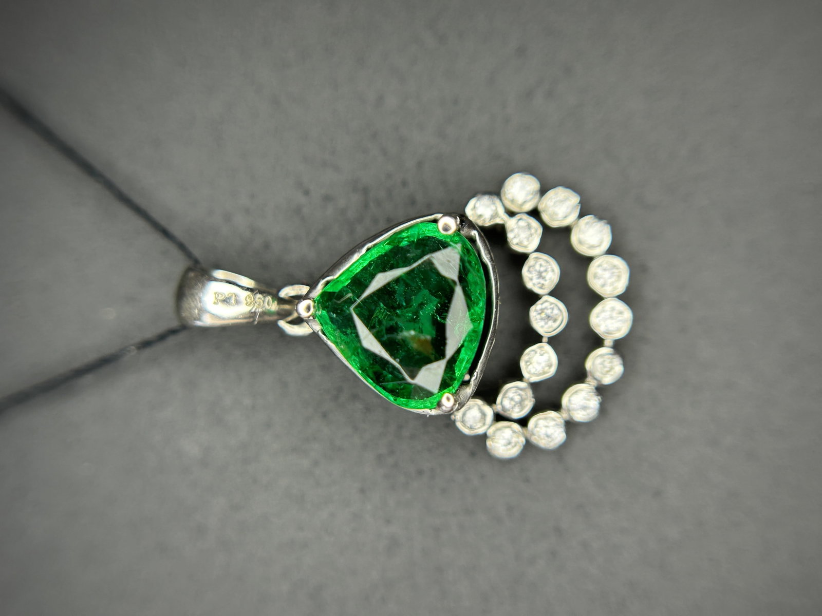 Beautiful 1.37ct Natural Emerald Pendant With Diamonds & 950 Platinum - 9