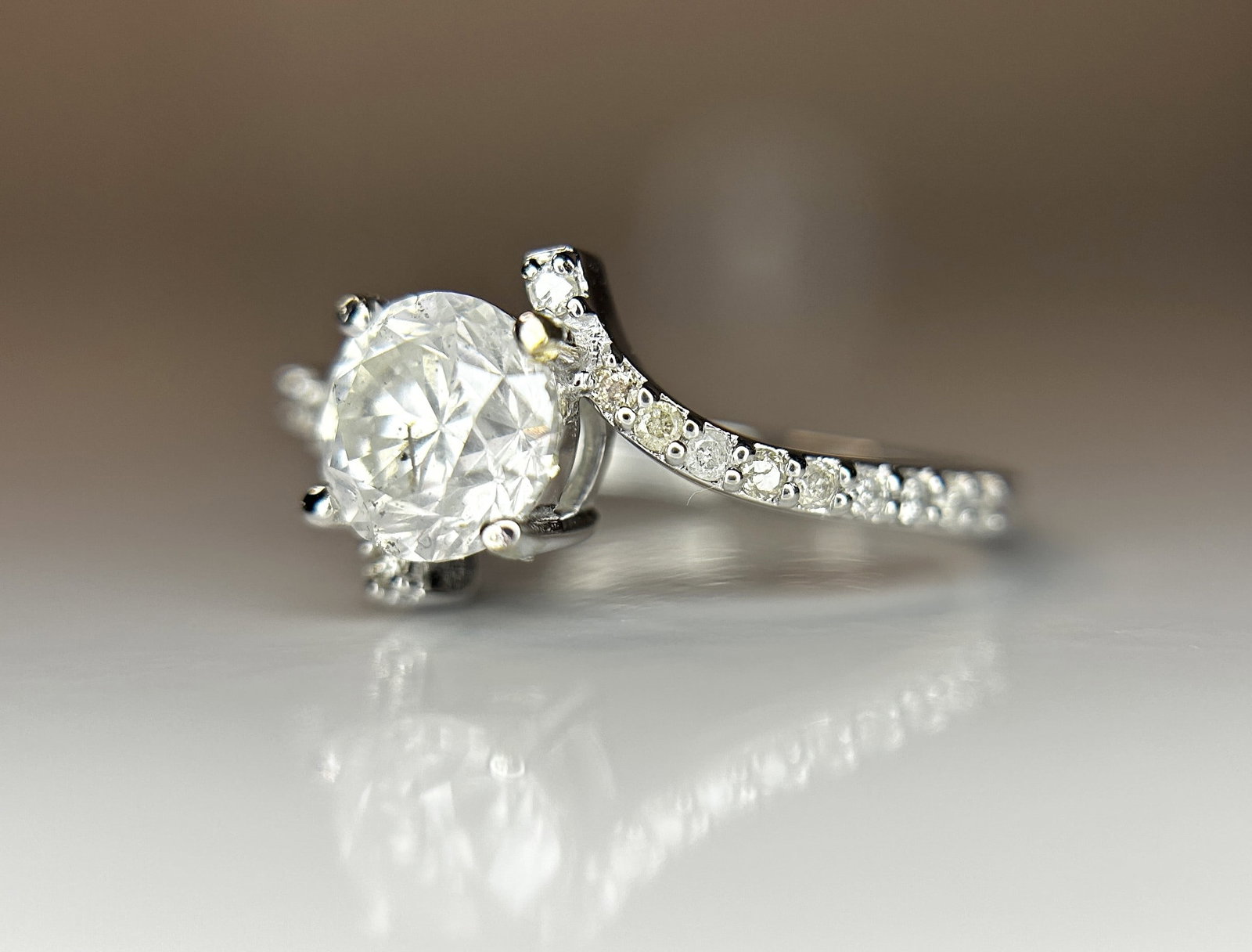 Beautiful 1.49ct Untreated Natural Solitaire Diamond & 18k Gold - 2