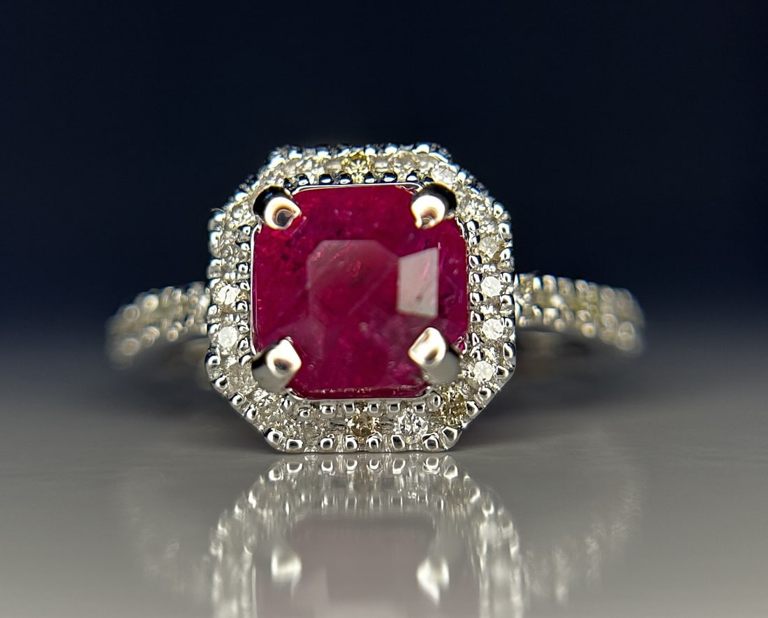 Beautiful 2.11 CT Unheated Old Burma Ruby With Natural Diamonds & 18k Gold - 2