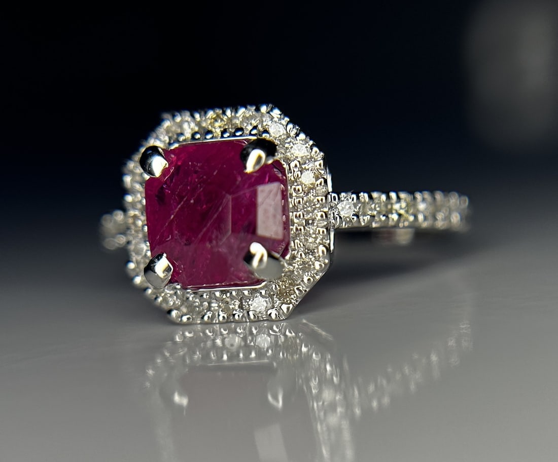 Beautiful 2.11 CT Unheated Old Burma Ruby With Natural Diamonds & 18k Gold - 4