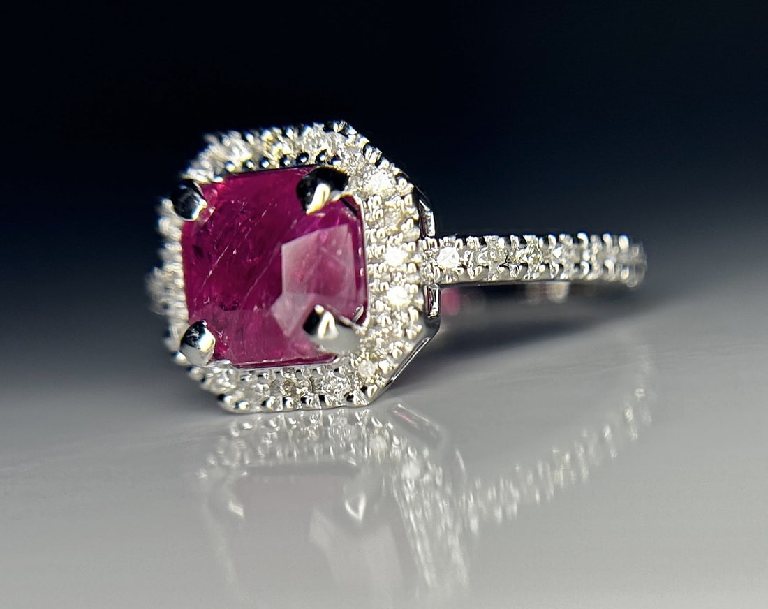 Beautiful 2.11 CT Unheated Old Burma Ruby With Natural Diamonds & 18k Gold - 5
