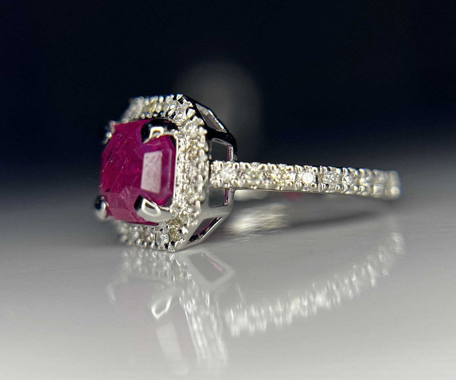 Beautiful 2.11 CT Unheated Old Burma Ruby With Natural Diamonds & 18k Gold - 6