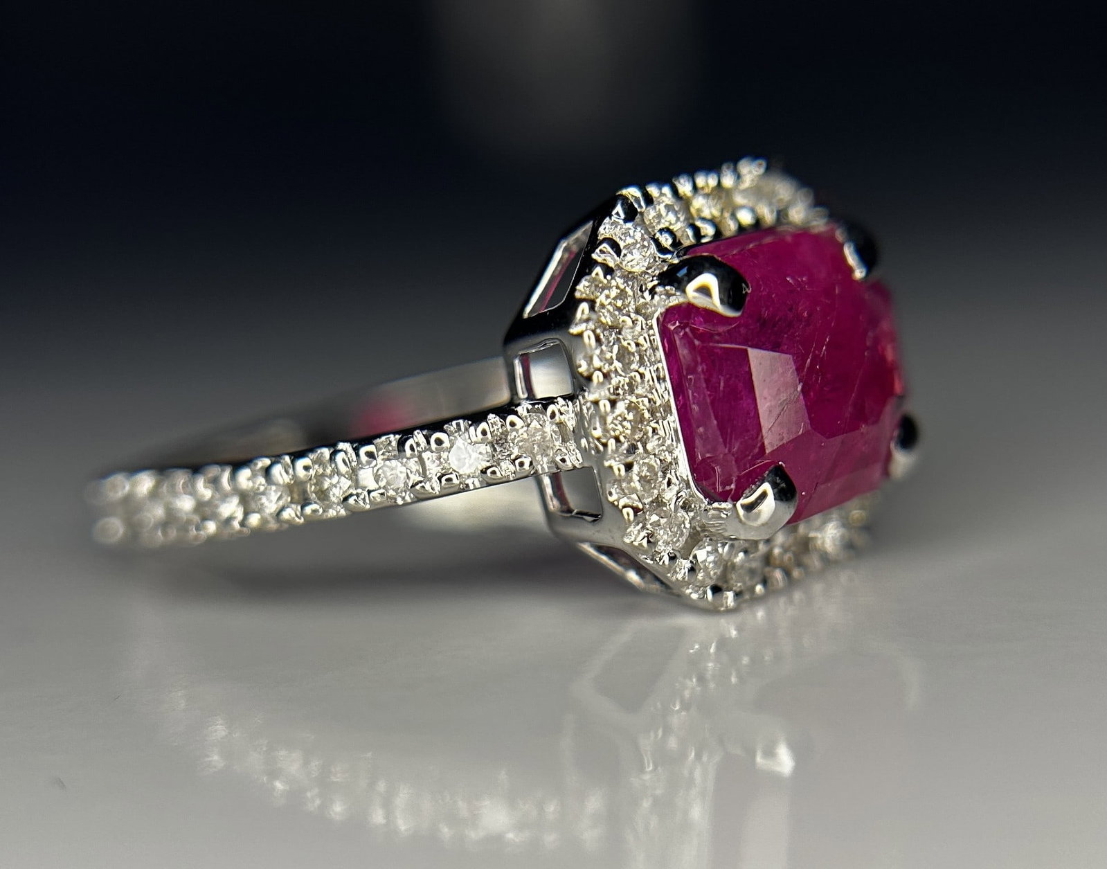 Beautiful 2.11 CT Unheated Old Burma Ruby With Natural Diamonds & 18k Gold - 9