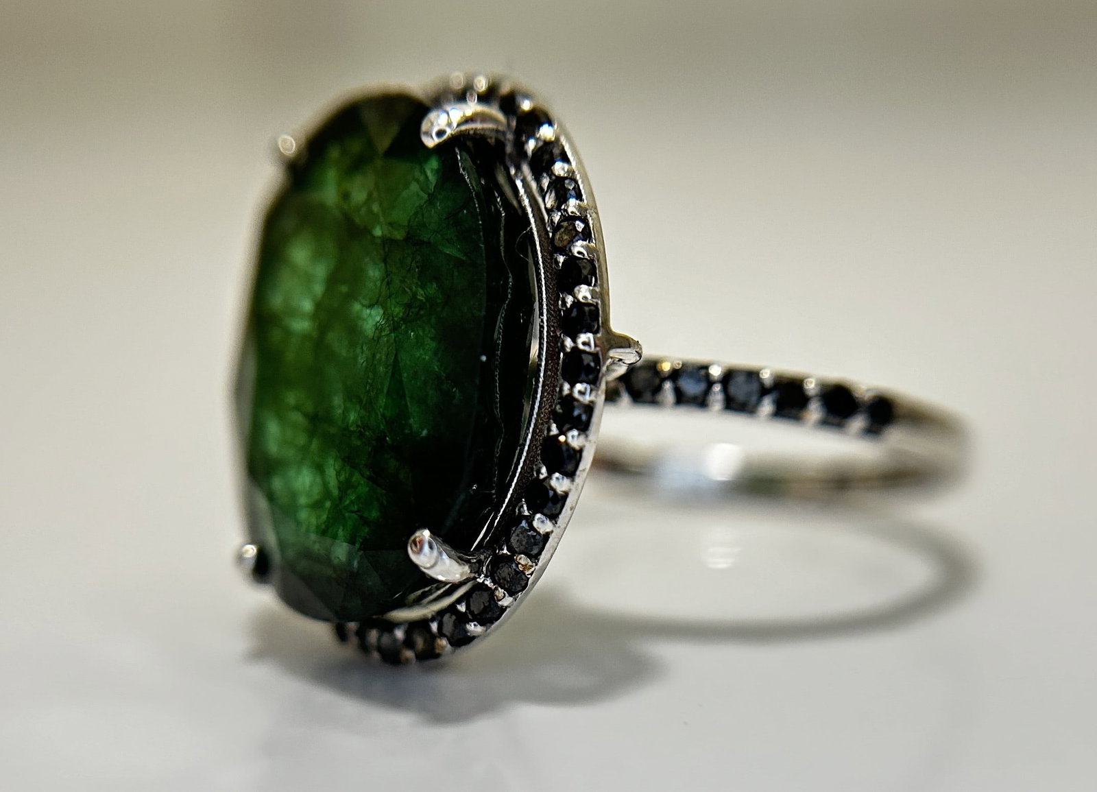 Beautiful Natural Emerald 11ct With Natural Black Diamonds & 18k Gold - 5
