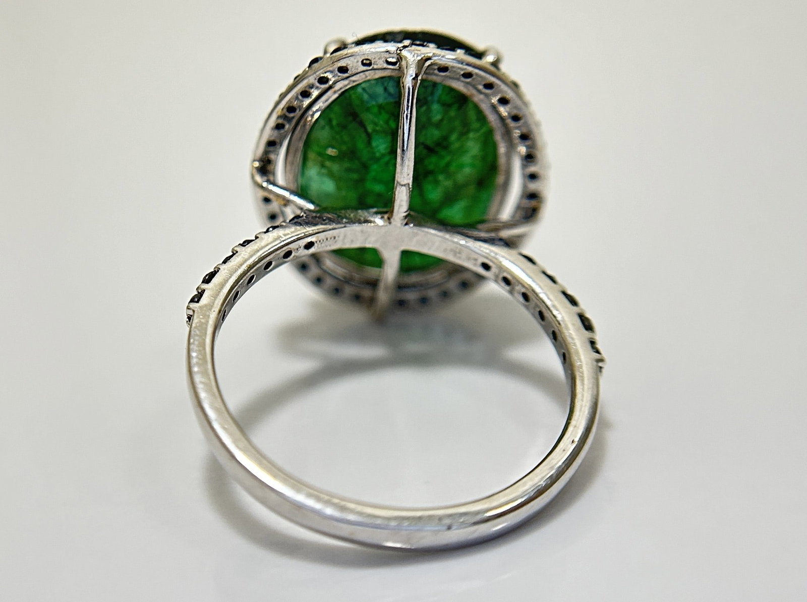 Beautiful Natural Emerald 11ct With Natural Black Diamonds & 18k Gold - 7