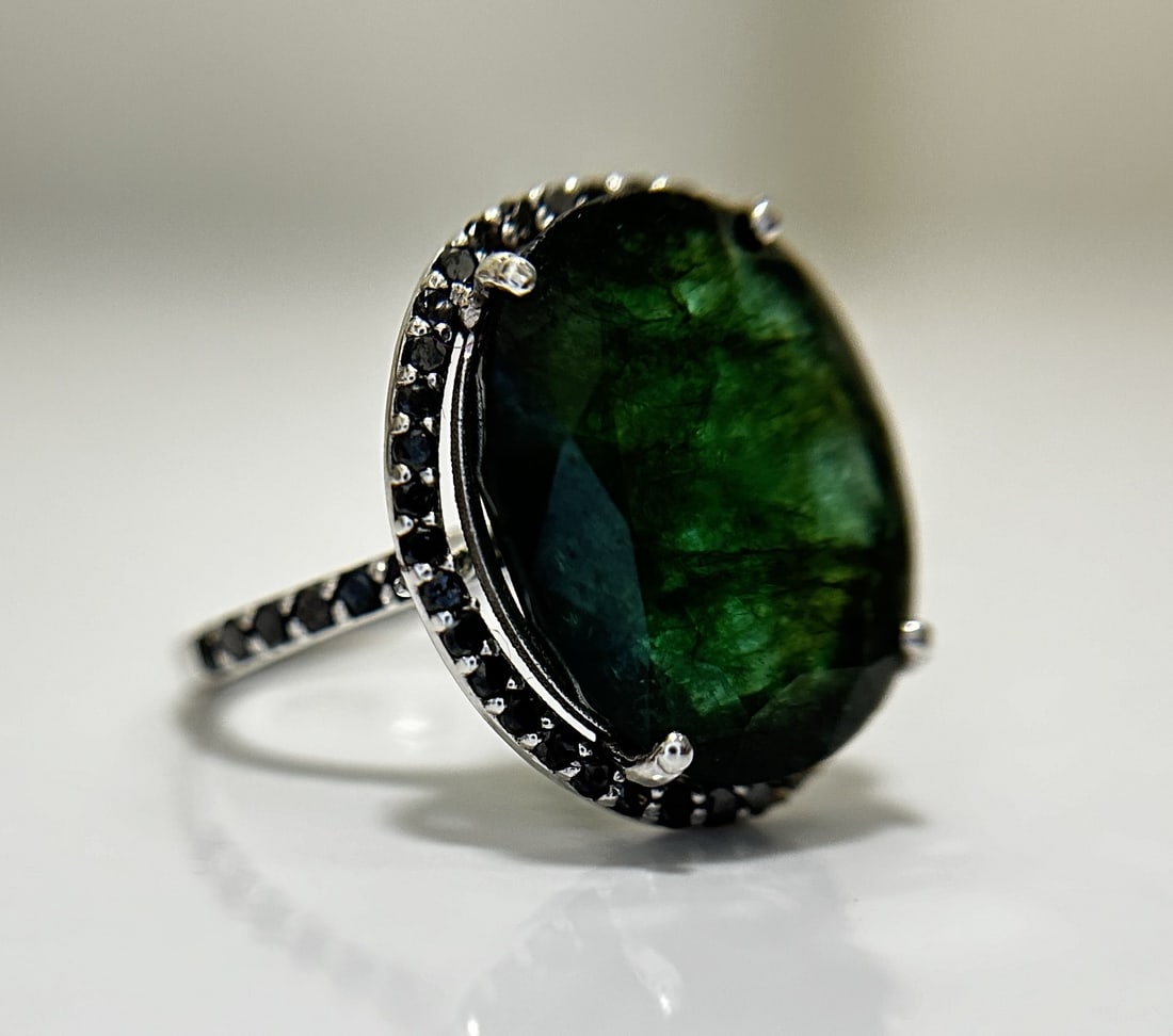 Beautiful Natural Emerald 11ct With Natural Black Diamonds & 18k Gold - 8