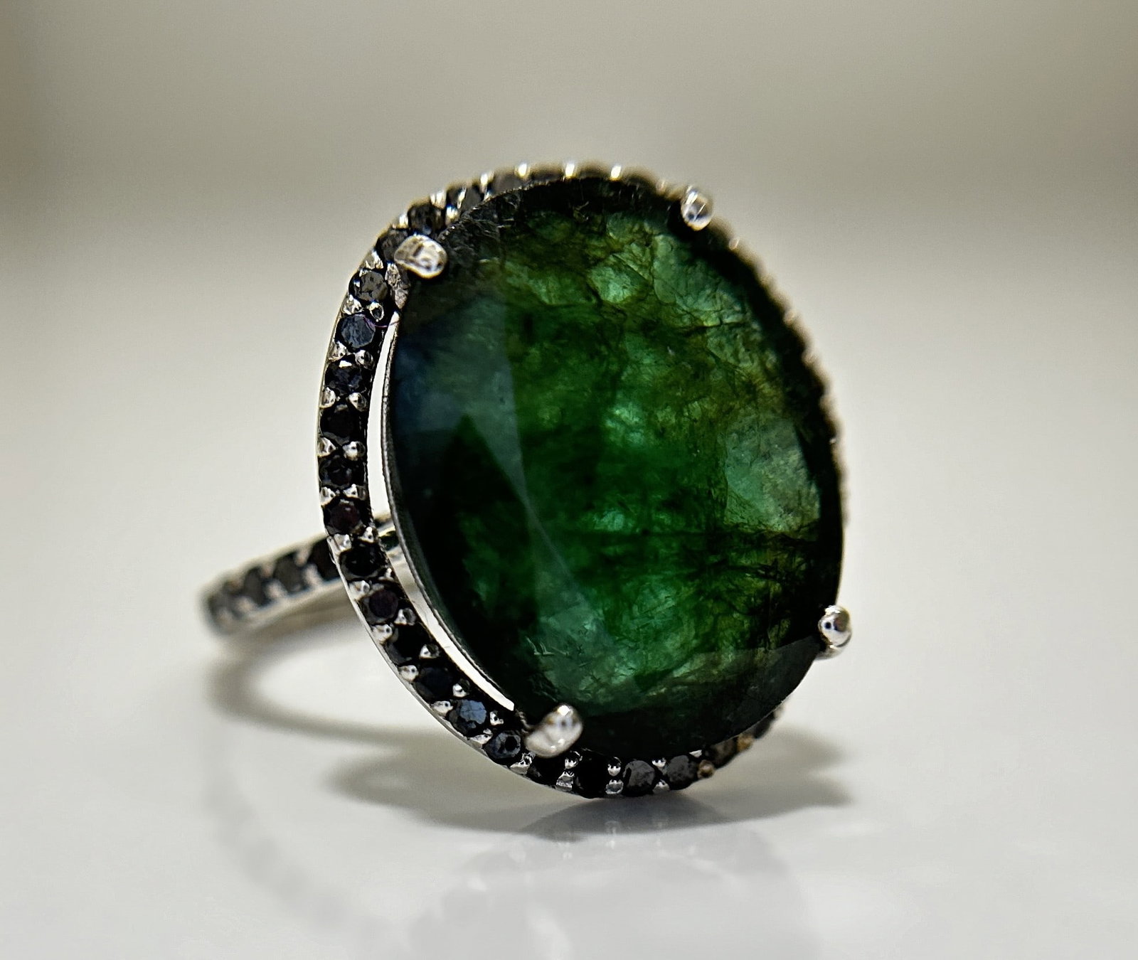 Beautiful Natural Emerald 11ct With Natural Black Diamonds & 18k Gold - 9