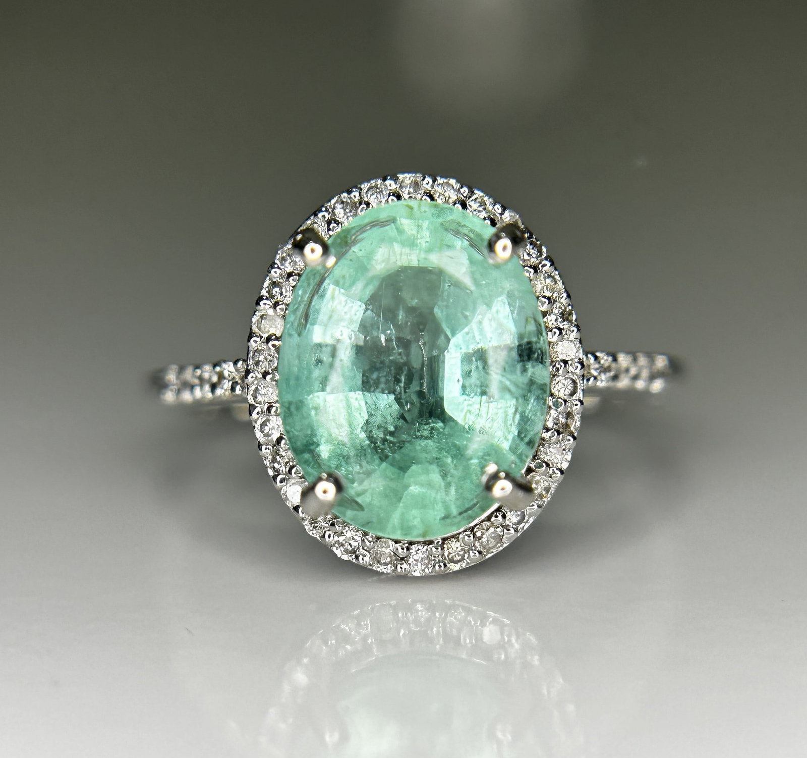 Beautiful 2.75 CT Untreated Columbian Natural Emerald Ring With Diamonds & 18k Gold - 2