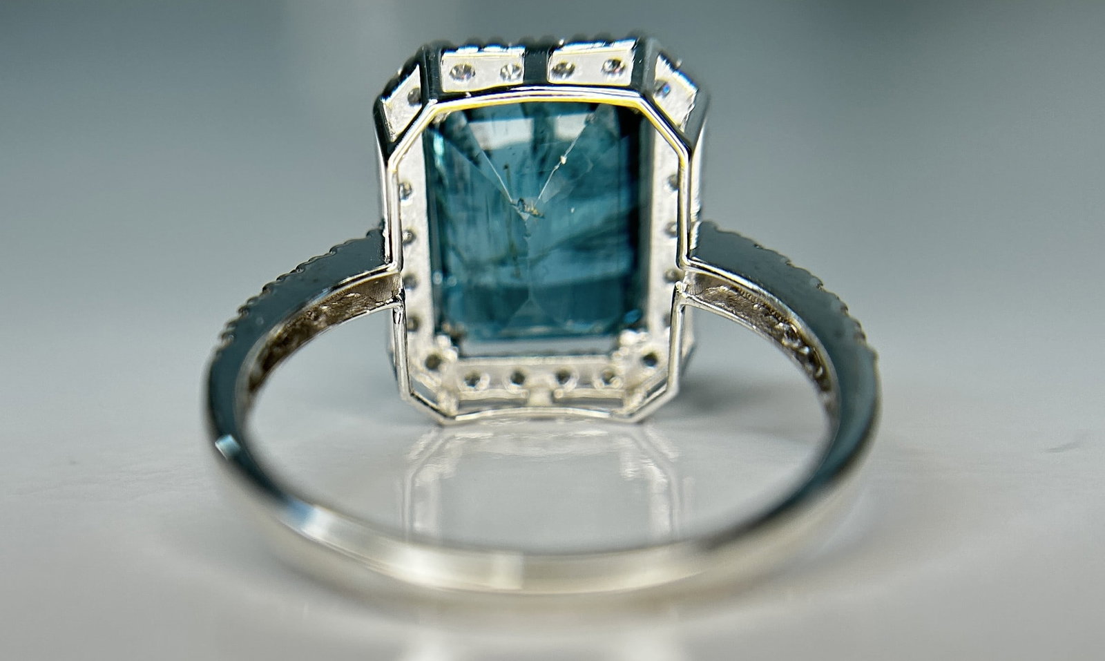 Beautiful Natural Emerald 4.27 CT With Natural Diamonds & 18k Gold - 5