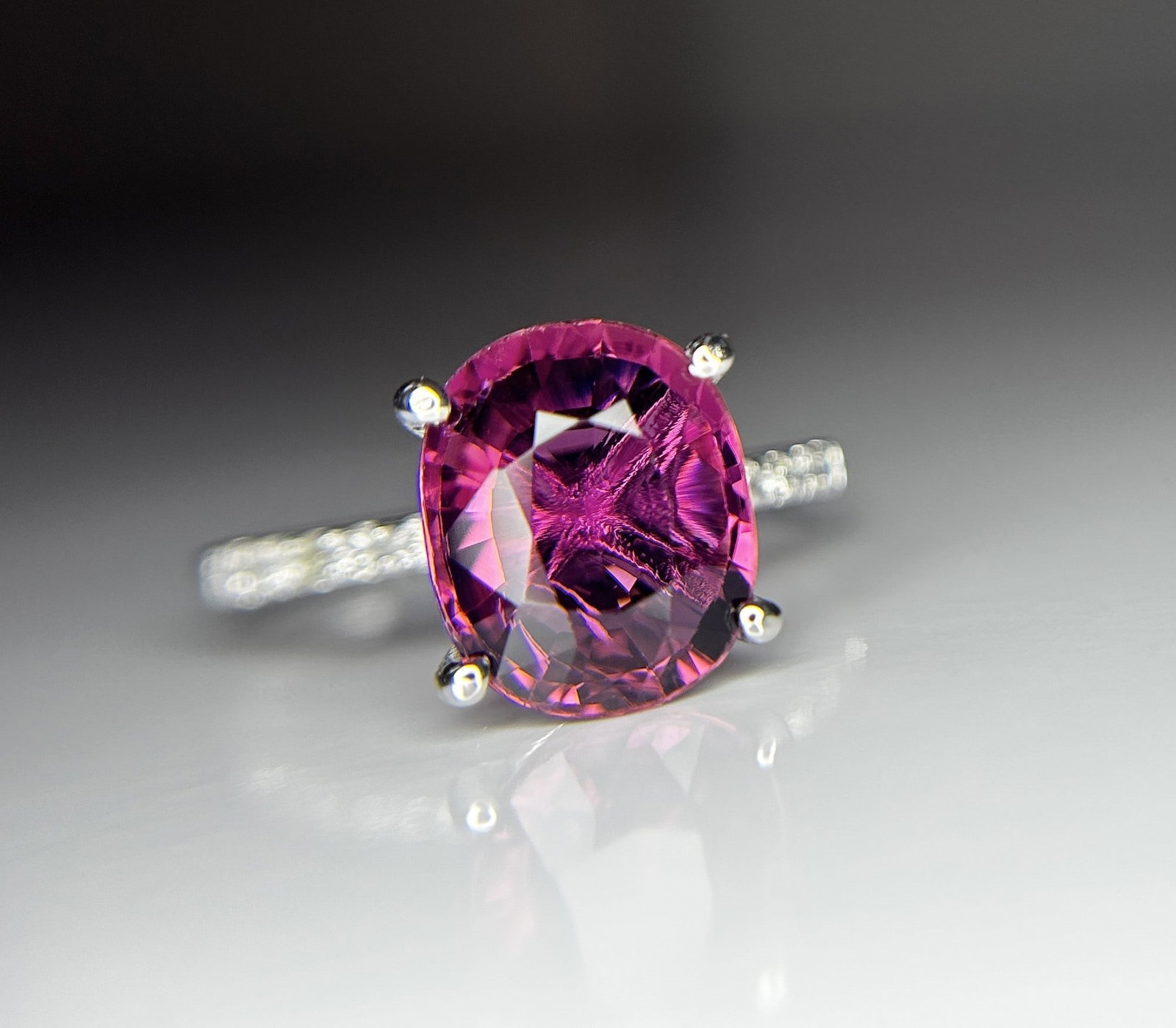 Beautiful 3.60CT Natural Pink Tourmaline With Natural Diamonds & 18k Gold - 10