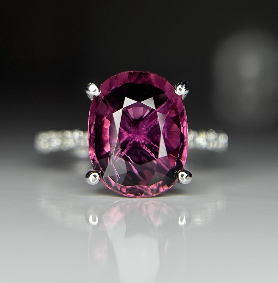 Beautiful 3.60CT Natural Pink Tourmaline With Natural Diamonds & 18k Gold - 2