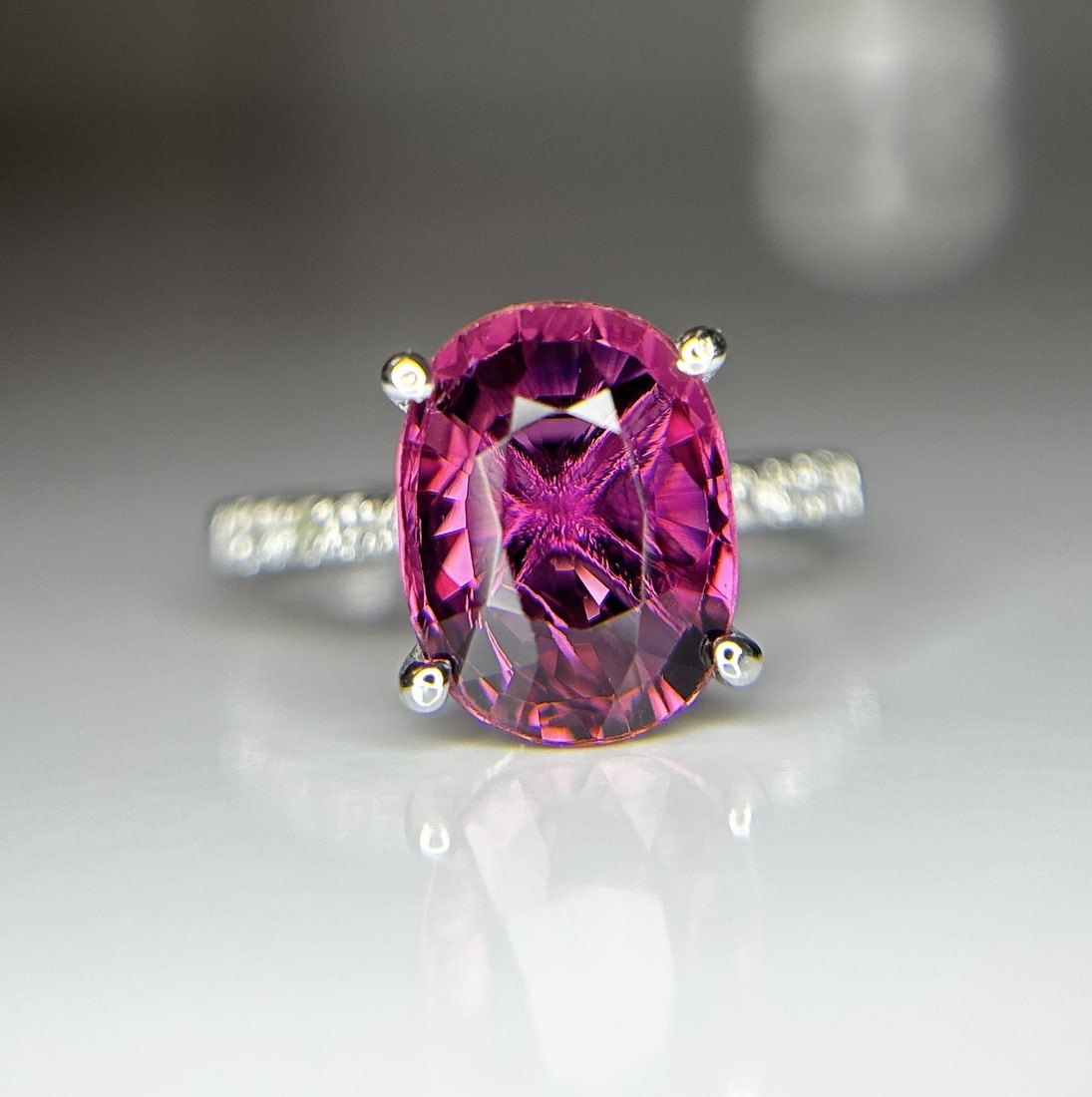 Beautiful 3.60CT Natural Pink Tourmaline With Natural Diamonds & 18k Gold - 3