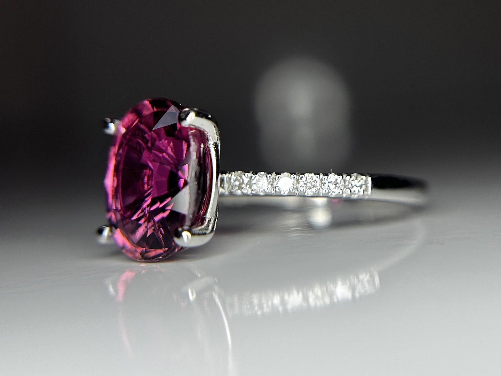 Beautiful 3.60CT Natural Pink Tourmaline With Natural Diamonds & 18k Gold - 4
