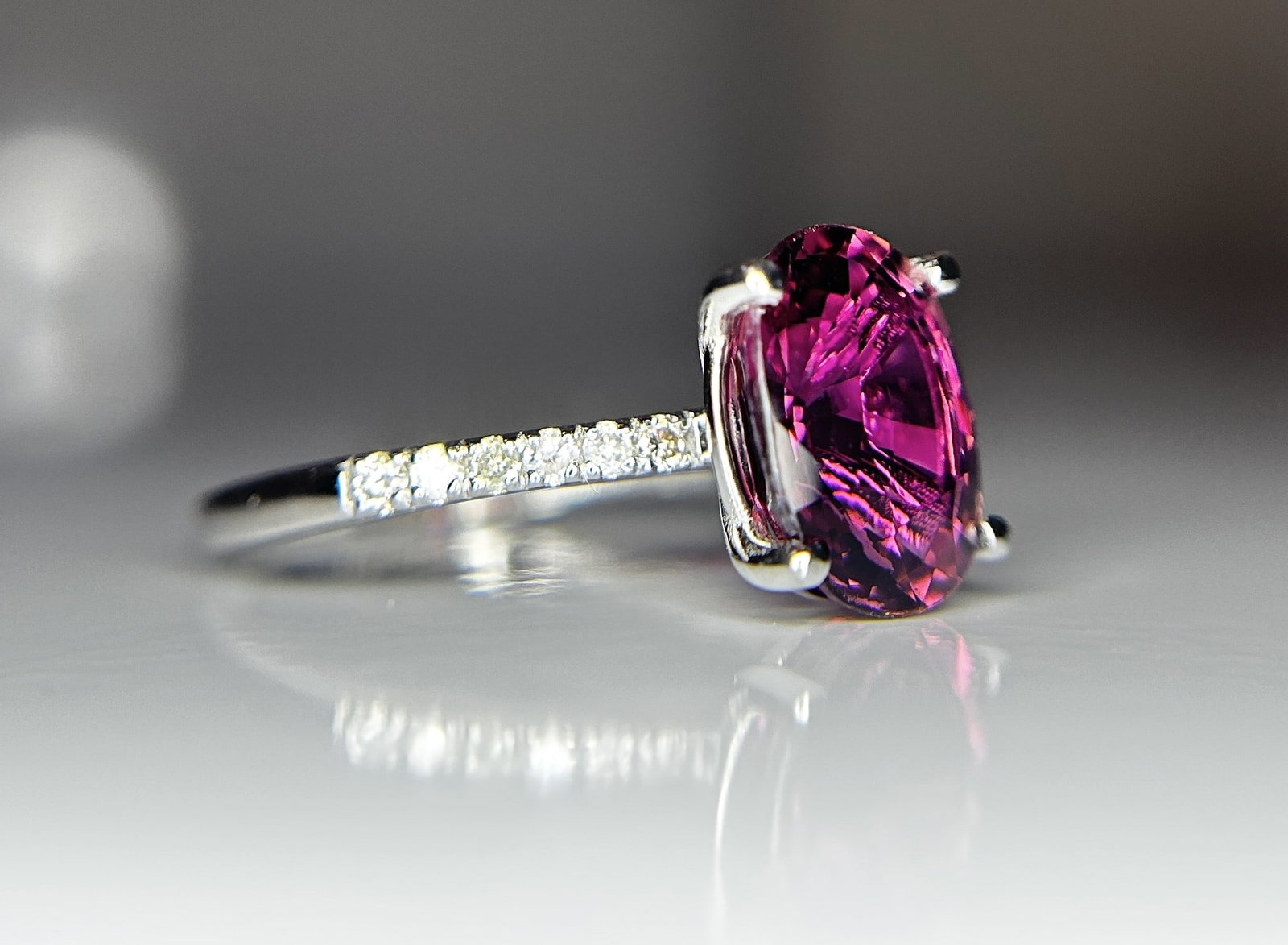 Beautiful 3.60CT Natural Pink Tourmaline With Natural Diamonds & 18k Gold - 9