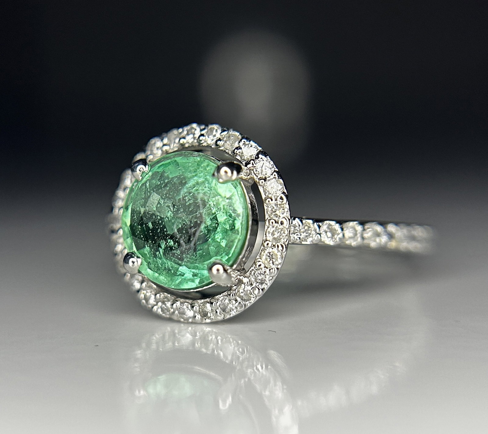 Beautiful 2.07 ct Natural Emerald With Natural Diamonds & 18k Gold - 2