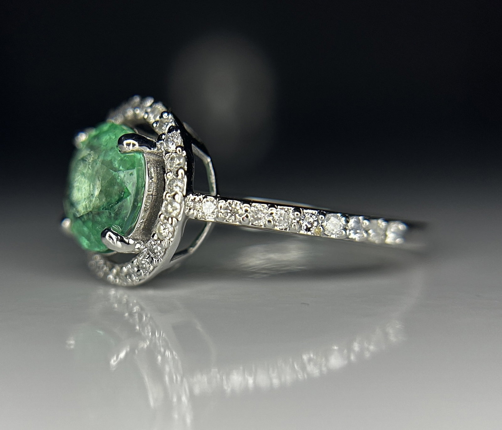 Beautiful 2.07 ct Natural Emerald With Natural Diamonds & 18k Gold - 3