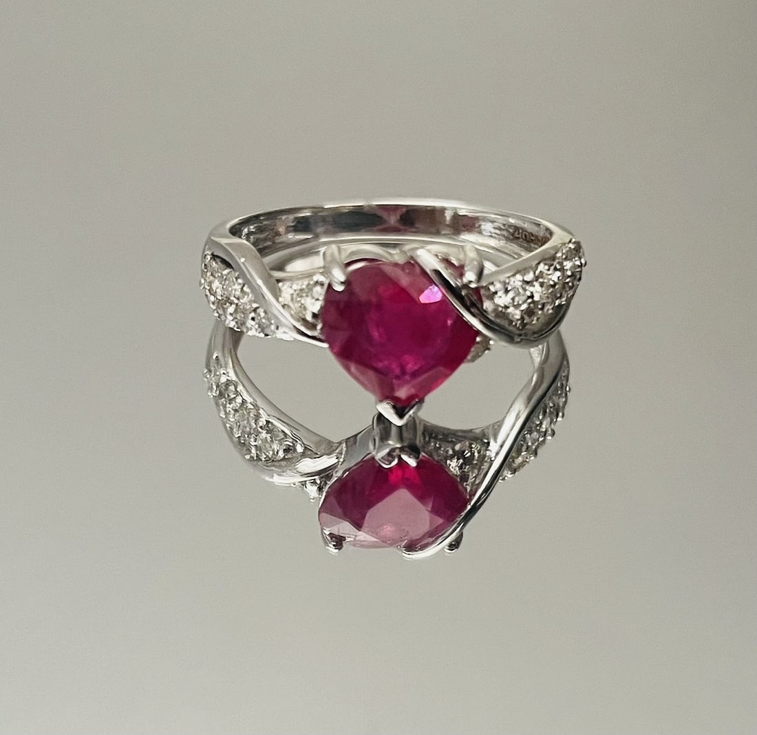 Beautiful Natural Heart Shape Burmese Ruby Ring 1.58 Ct With Diamonds & 18k Gold - 2