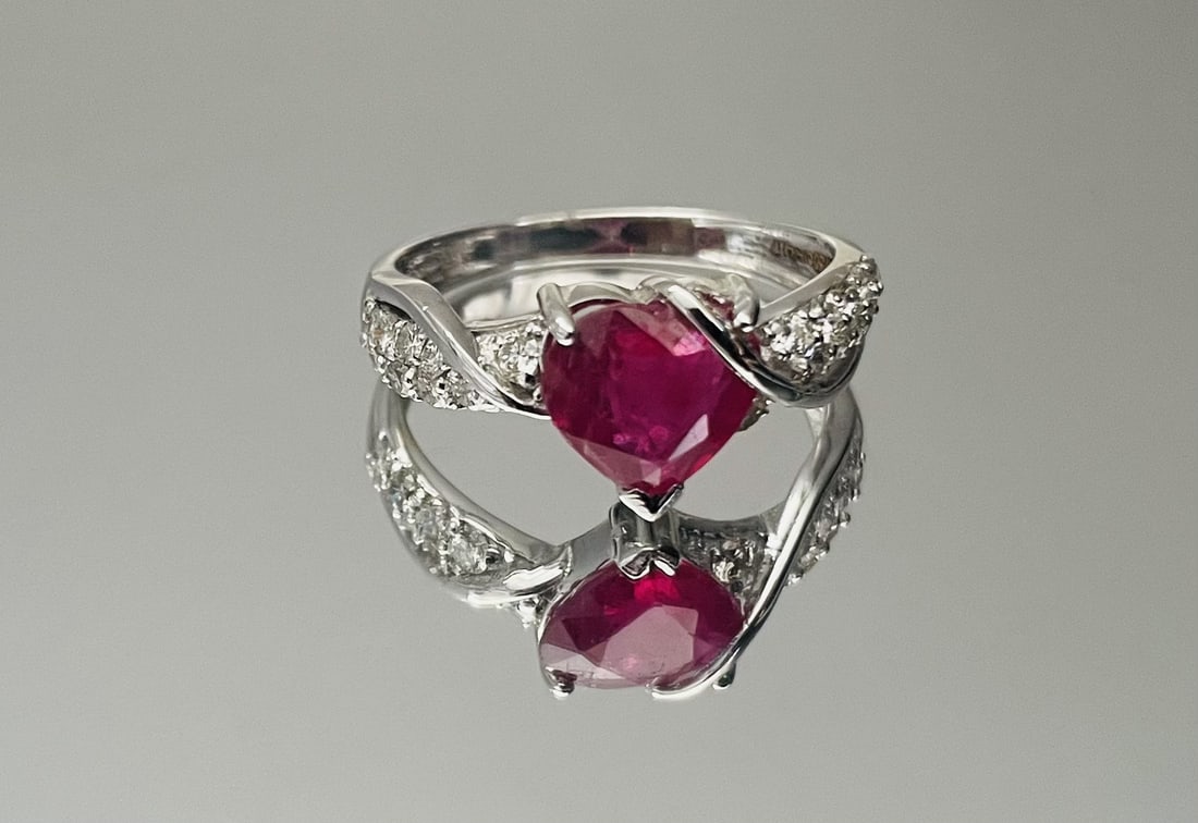 Beautiful Natural Heart Shape Burmese Ruby Ring 1.58 Ct With Diamonds & 18k Gold - 3