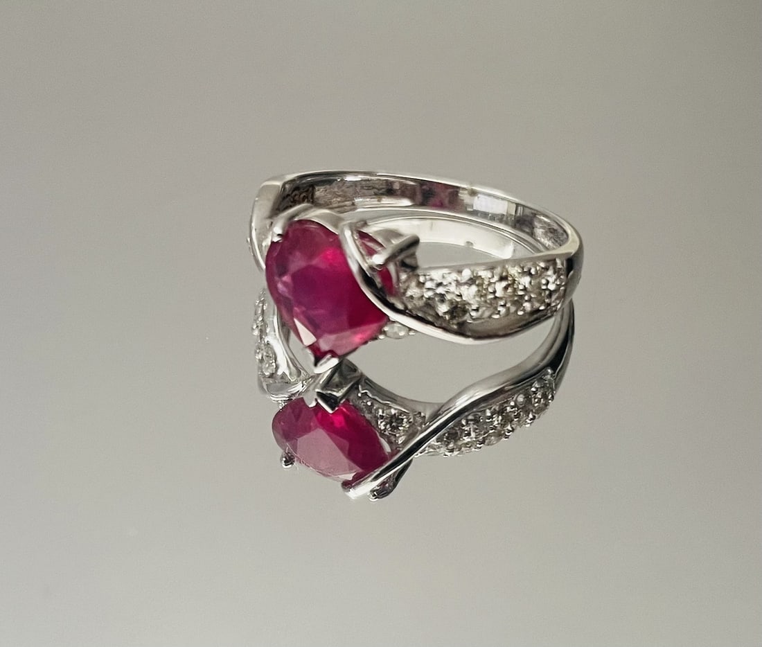 Beautiful Natural Heart Shape Burmese Ruby Ring 1.58 Ct With Diamonds & 18k Gold - 4