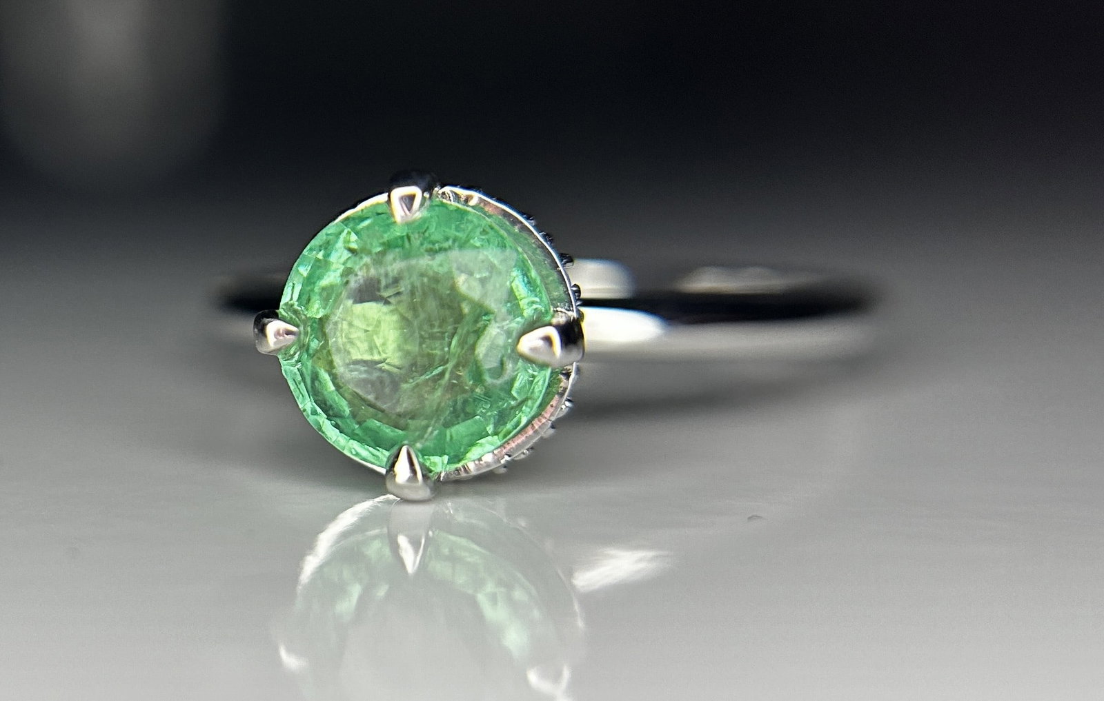 Beautiful 1.07ct Natural Emerald With Natural Diamonds & 18k Gold - 3