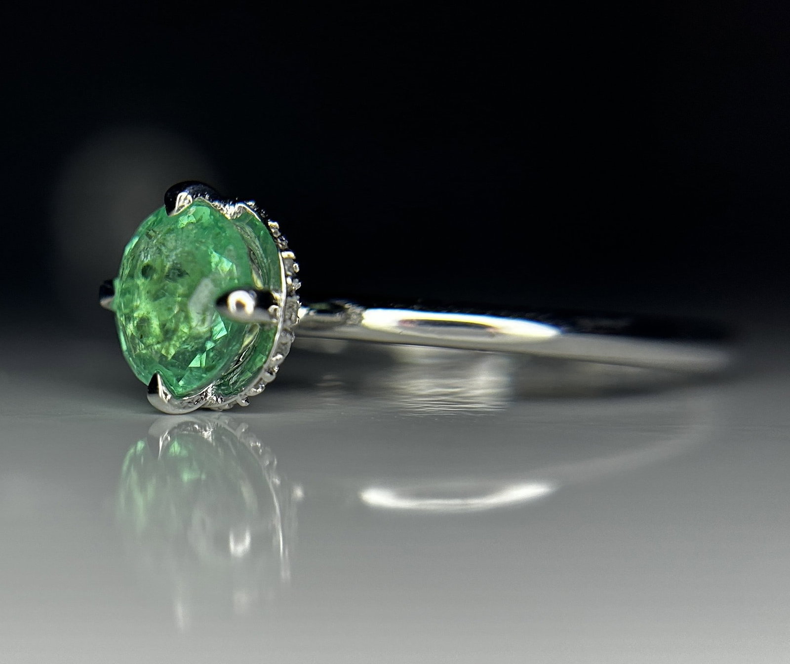 Beautiful 1.07ct Natural Emerald With Natural Diamonds & 18k Gold - 4