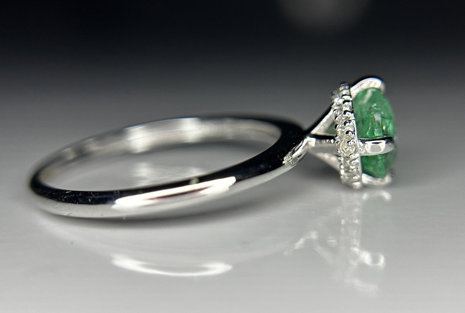 Beautiful 1.07ct Natural Emerald With Natural Diamonds & 18k Gold - 7