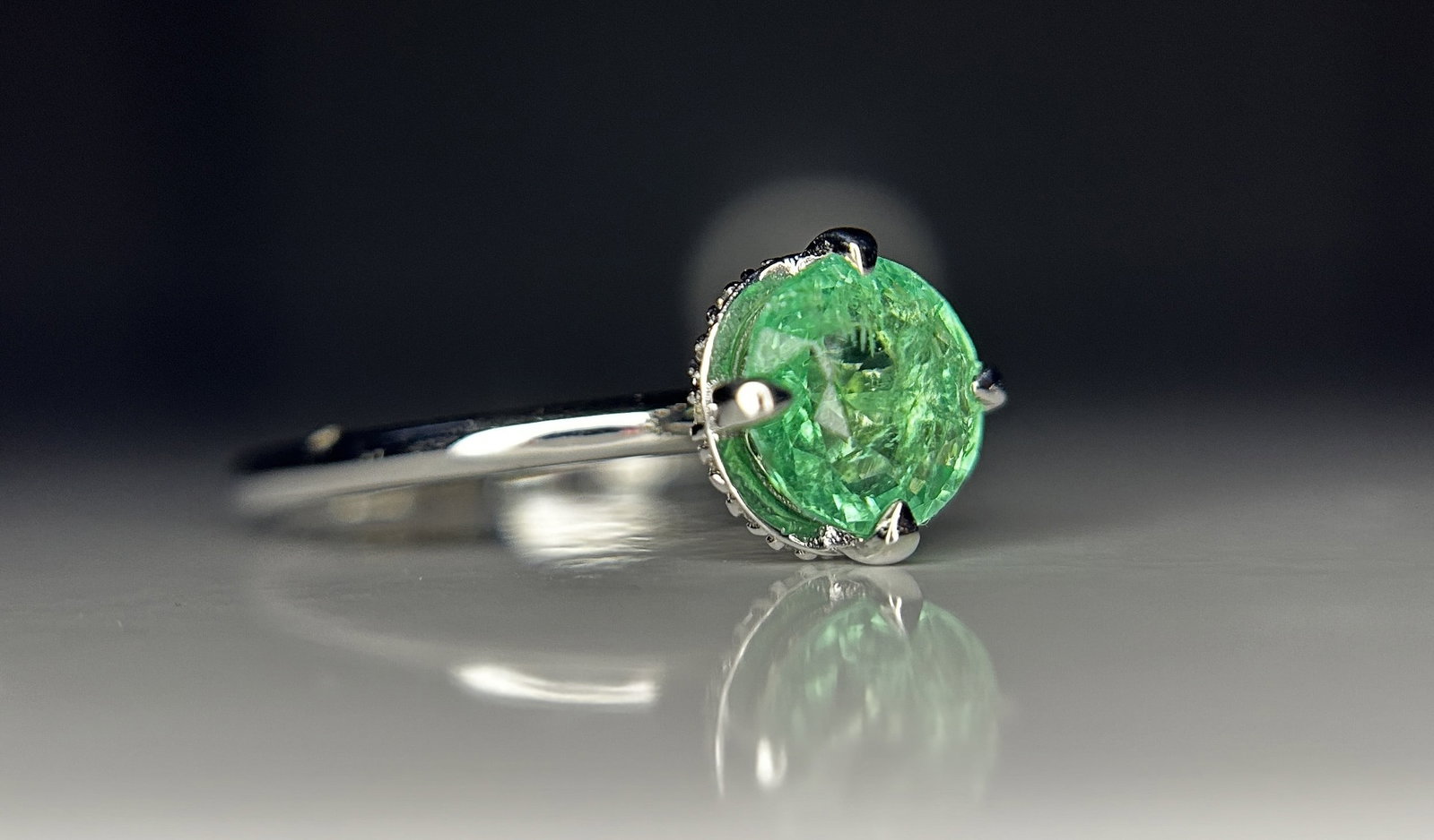 Beautiful 1.07ct Natural Emerald With Natural Diamonds & 18k Gold - 9