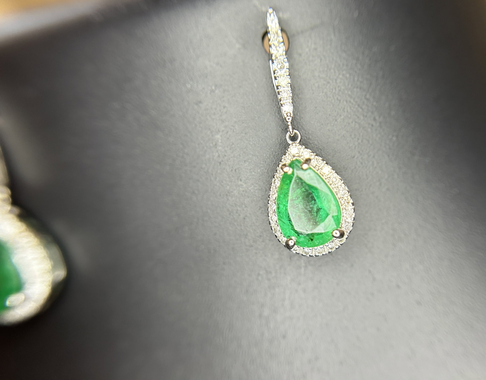 Beautiful 3.21ct Natural Emerald Earrings With Natural Diamonds & 18k Gold - 9