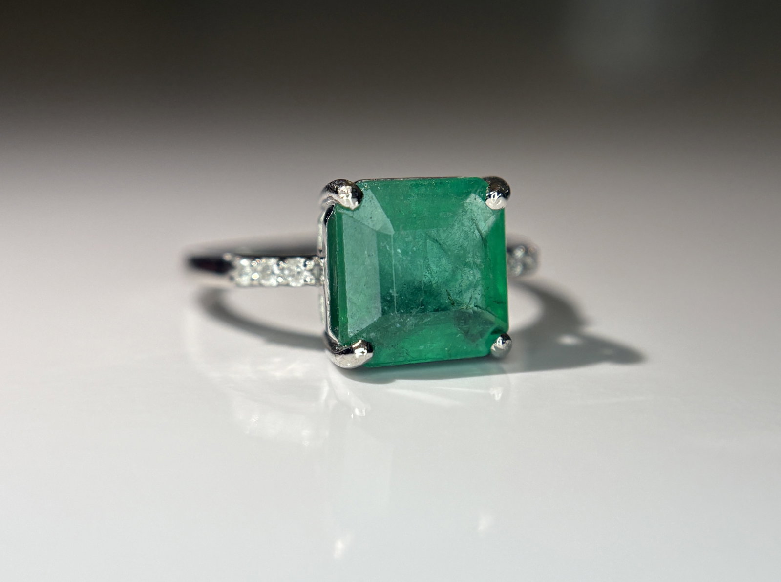 Beautiful 2.65 CT Natural Emerald Ring With Natural Diamonds & Platinum 950 - 10