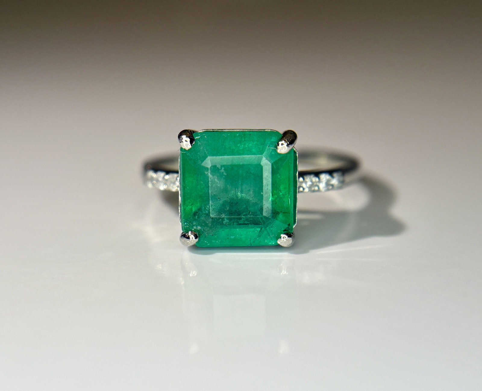 Beautiful 2.65 CT Natural Emerald Ring With Natural Diamonds & Platinum 950 - 2