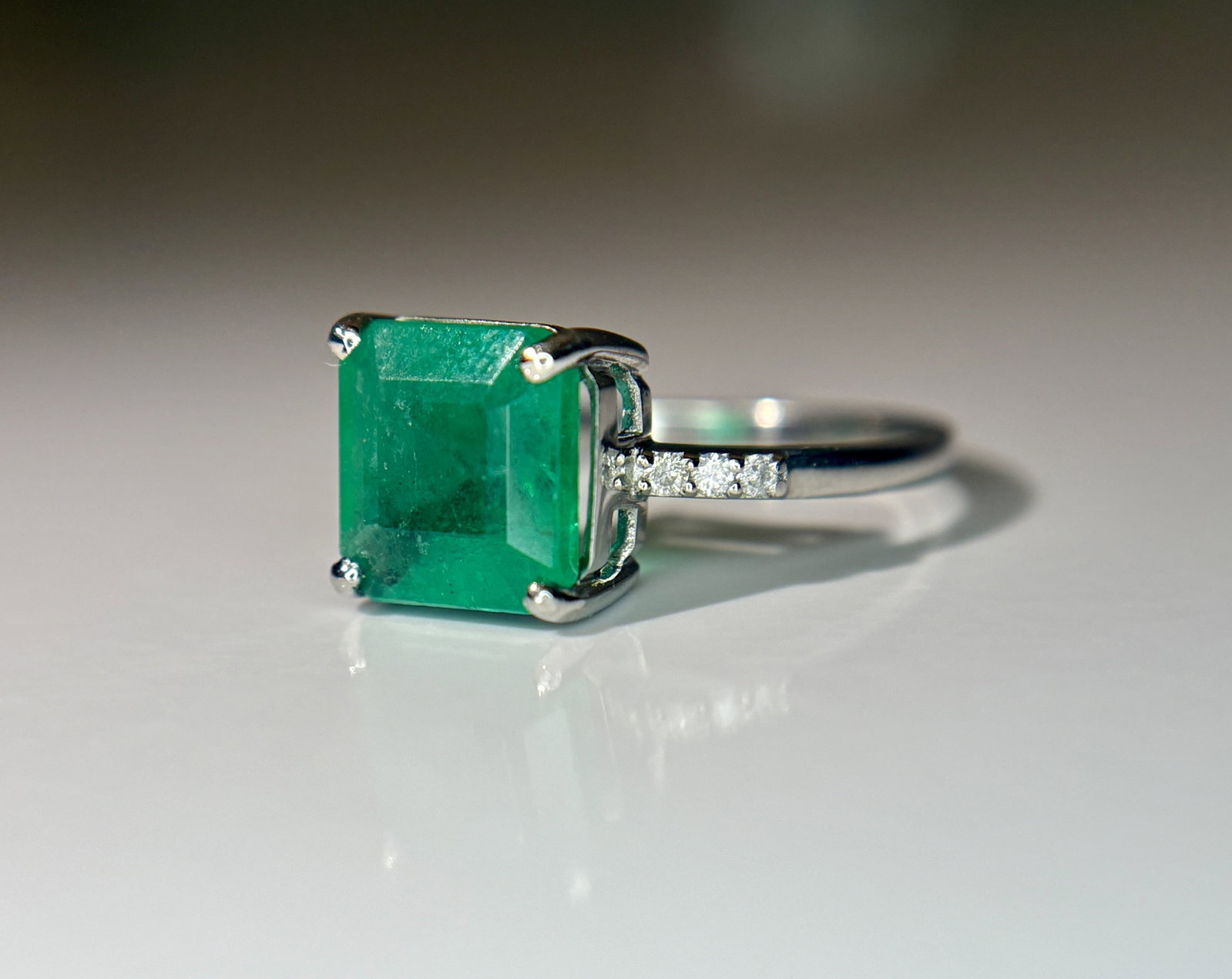 Beautiful 2.65 CT Natural Emerald Ring With Natural Diamonds & Platinum 950 - 4