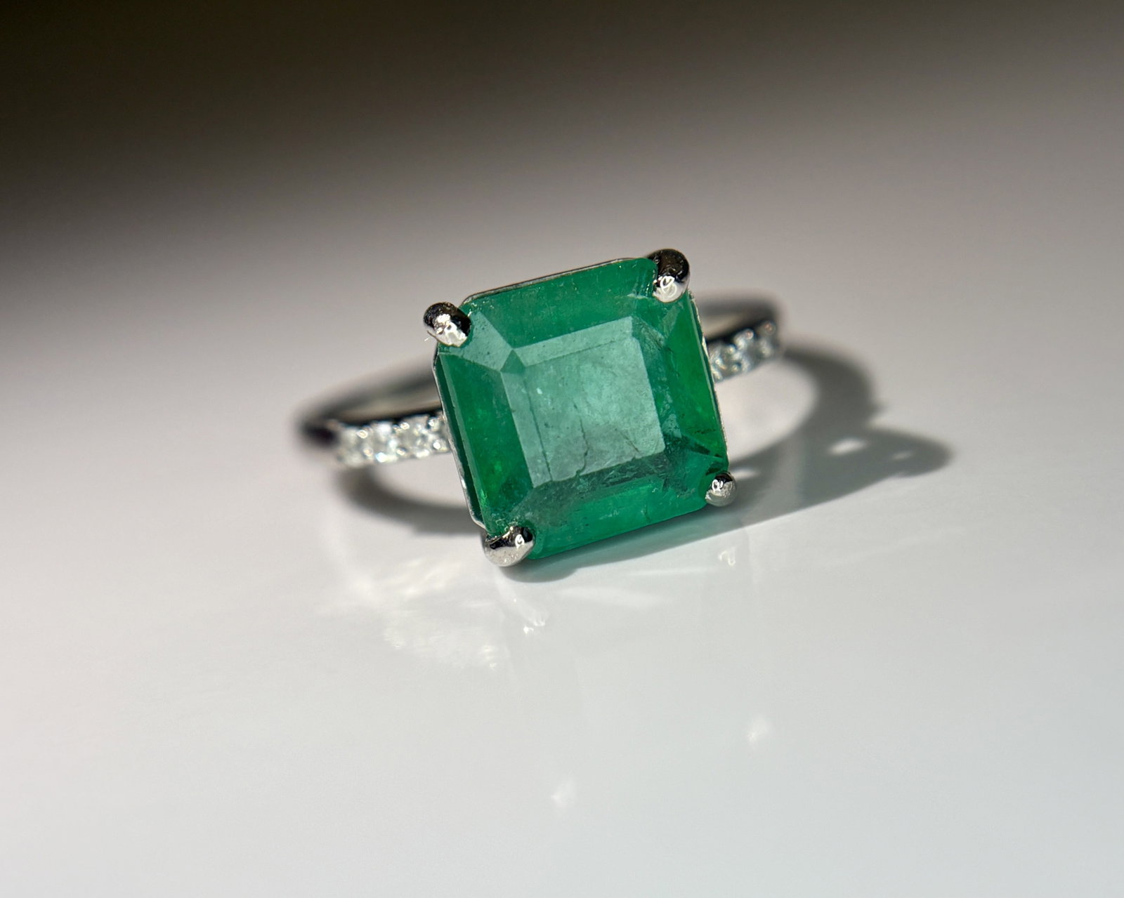 Beautiful 2.65 CT Natural Emerald Ring With Natural Diamonds & Platinum 950 - 9