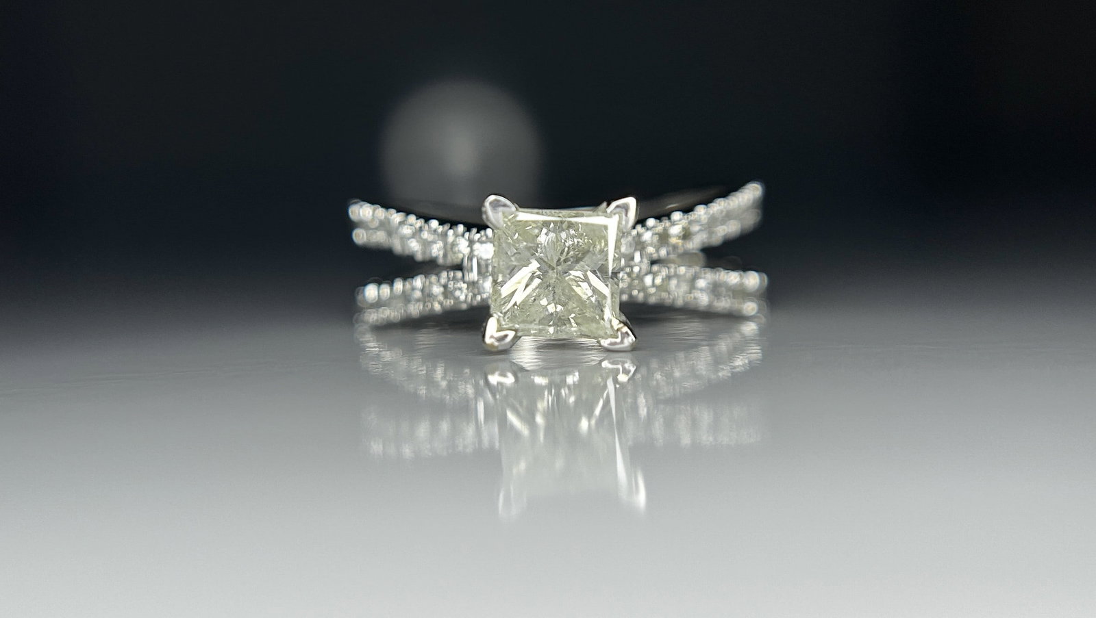 Beautiful 1.17ct Princess Cut Untreated Natural Solitaire Diamond & 18k Gold - 2