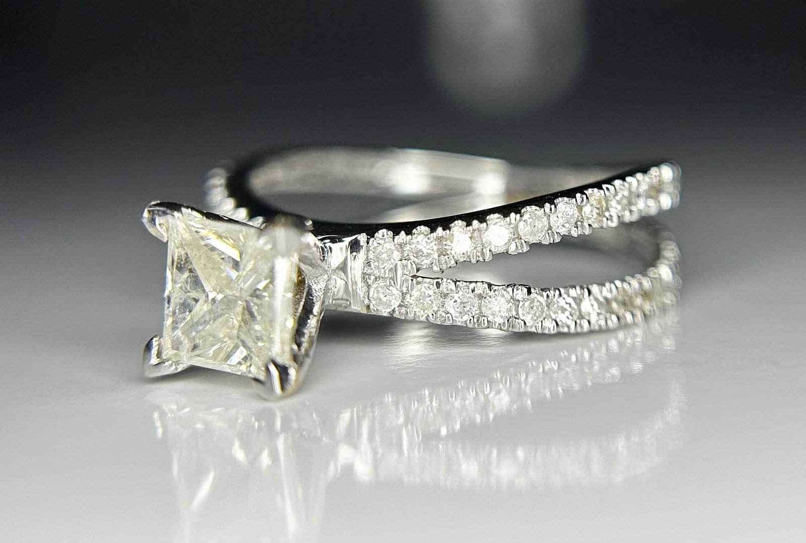 Beautiful 1.17ct Princess Cut Untreated Natural Solitaire Diamond & 18k Gold - 4