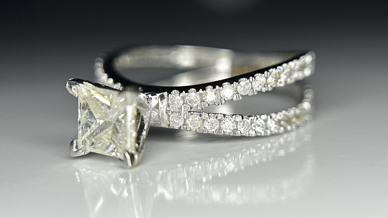 Beautiful 1.17ct Princess Cut Untreated Natural Solitaire Diamond & 18k Gold - 5