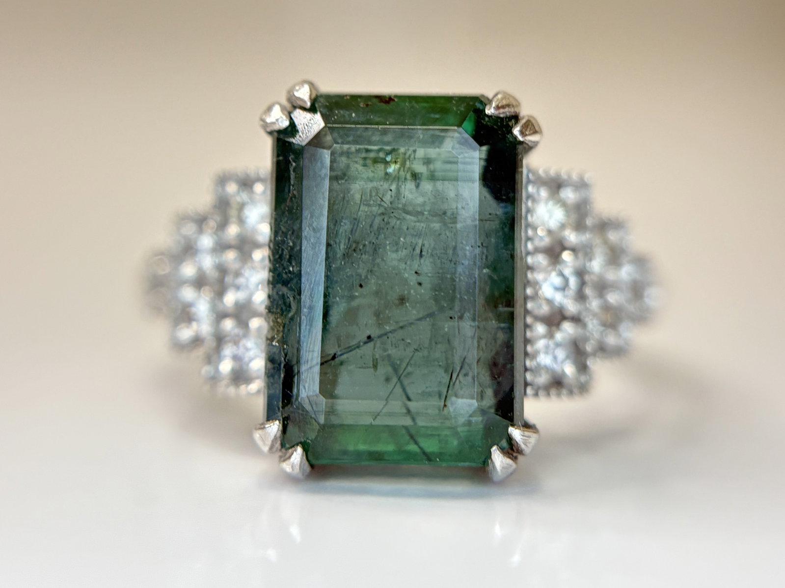 Beautiful 5.84 CT Natural Emerald With Natural Diamonds & 18k Gold - 3
