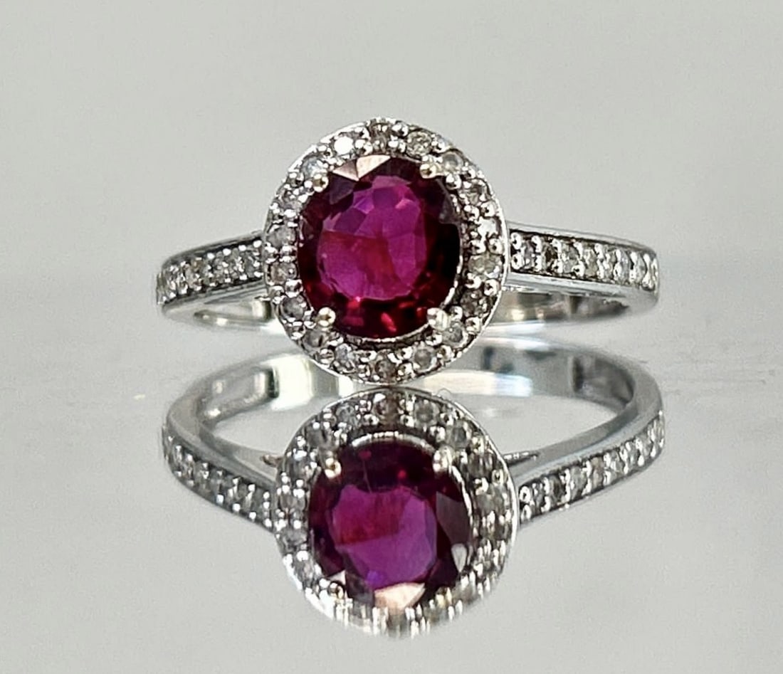 Natural Burma Ruby Unheated/Untreated With Natural Diamonds & 18k Gold: Title: Natural Burma Ruby Unheated/Untreated With Natural Diamonds & 18k Gold Description: Beautiful 1.27ct Natural Burmese Ruby Ring With Natural Diamonds. Dispatched with Royal Mail