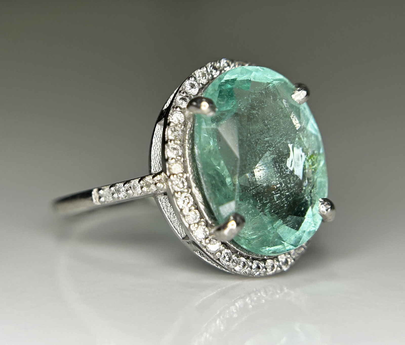 Beautiful 4.15CT Untreated Natural Columbian Emerald Ring, Diamonds & 18k Gold - 10