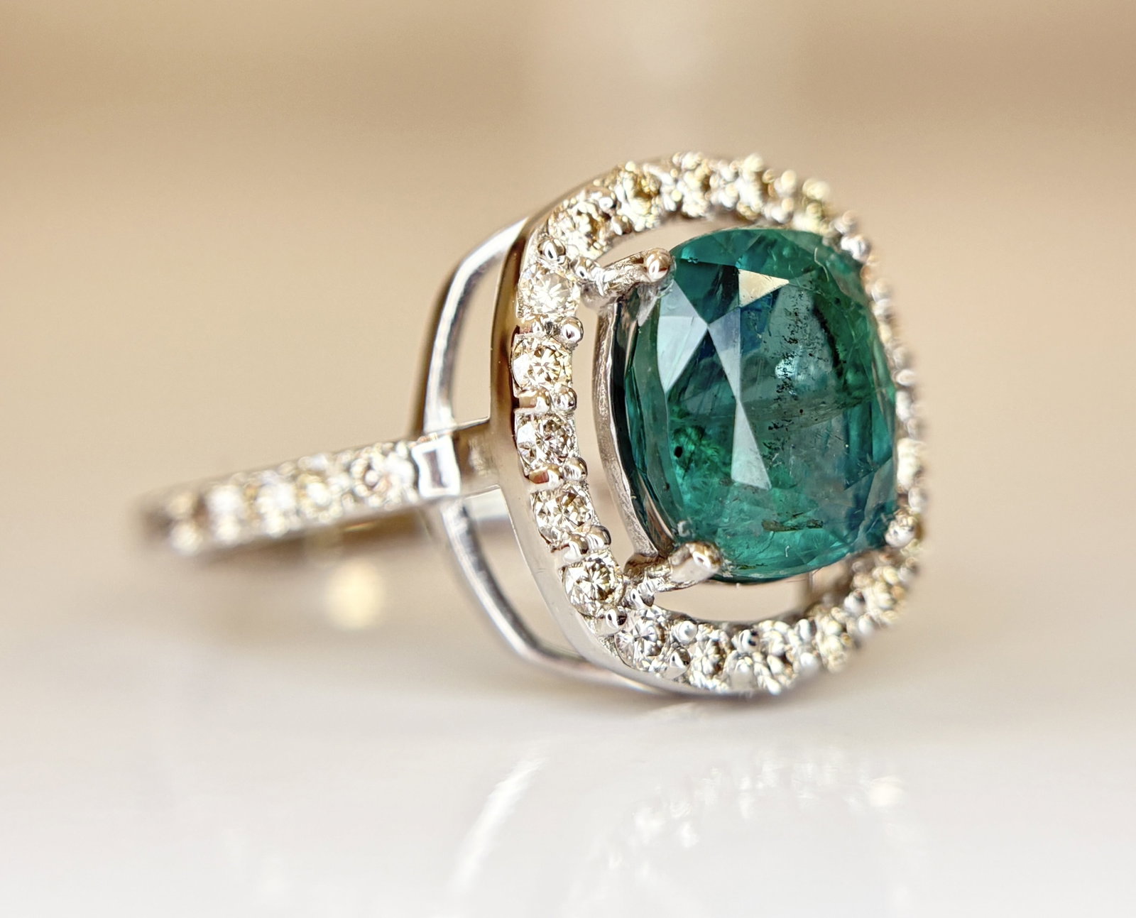Beautiful 2.25 CT Natural Emerald Ring With Natural Diamonds & Platinum 950 - 2