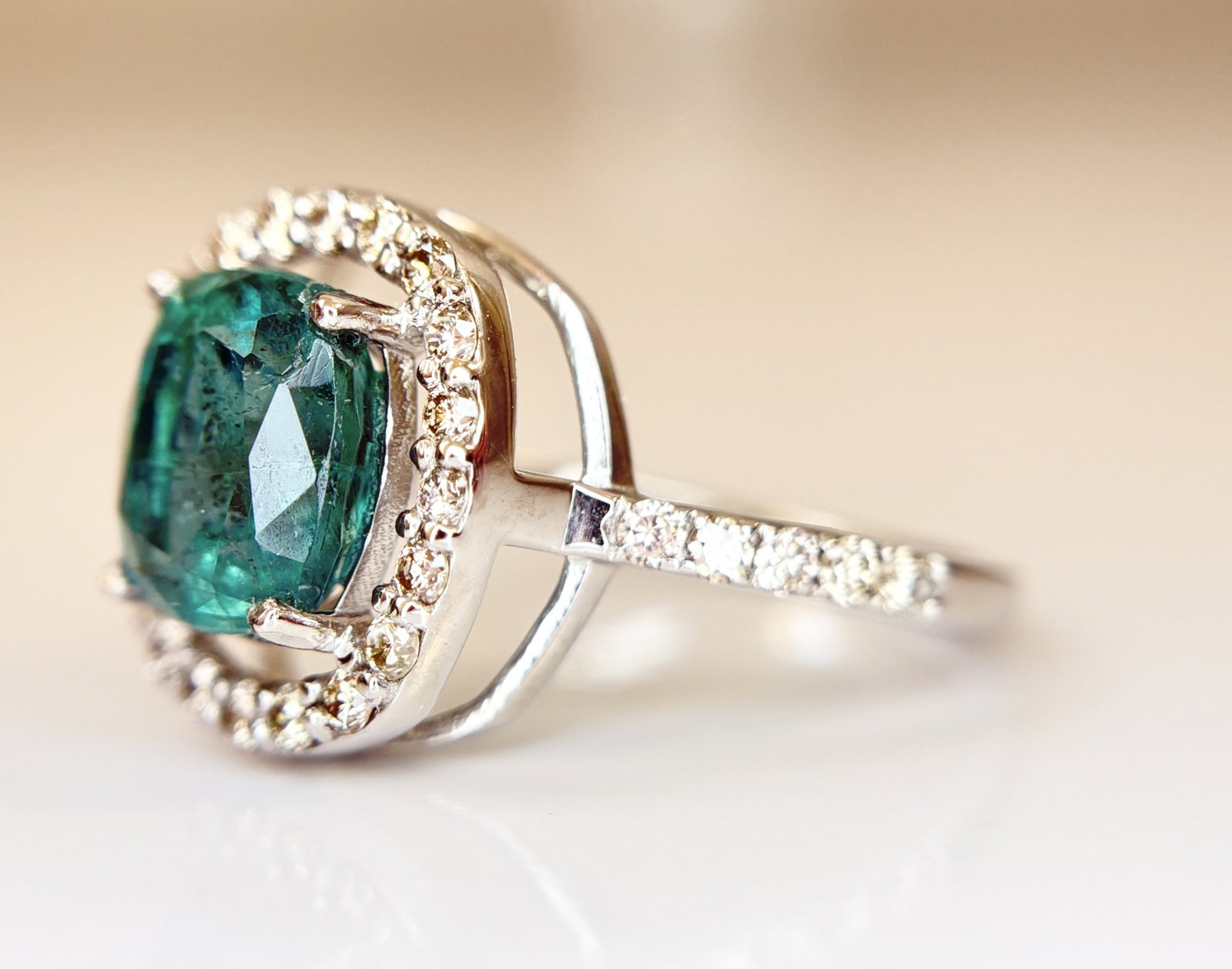 Beautiful 2.25 CT Natural Emerald Ring With Natural Diamonds & Platinum 950 - 3