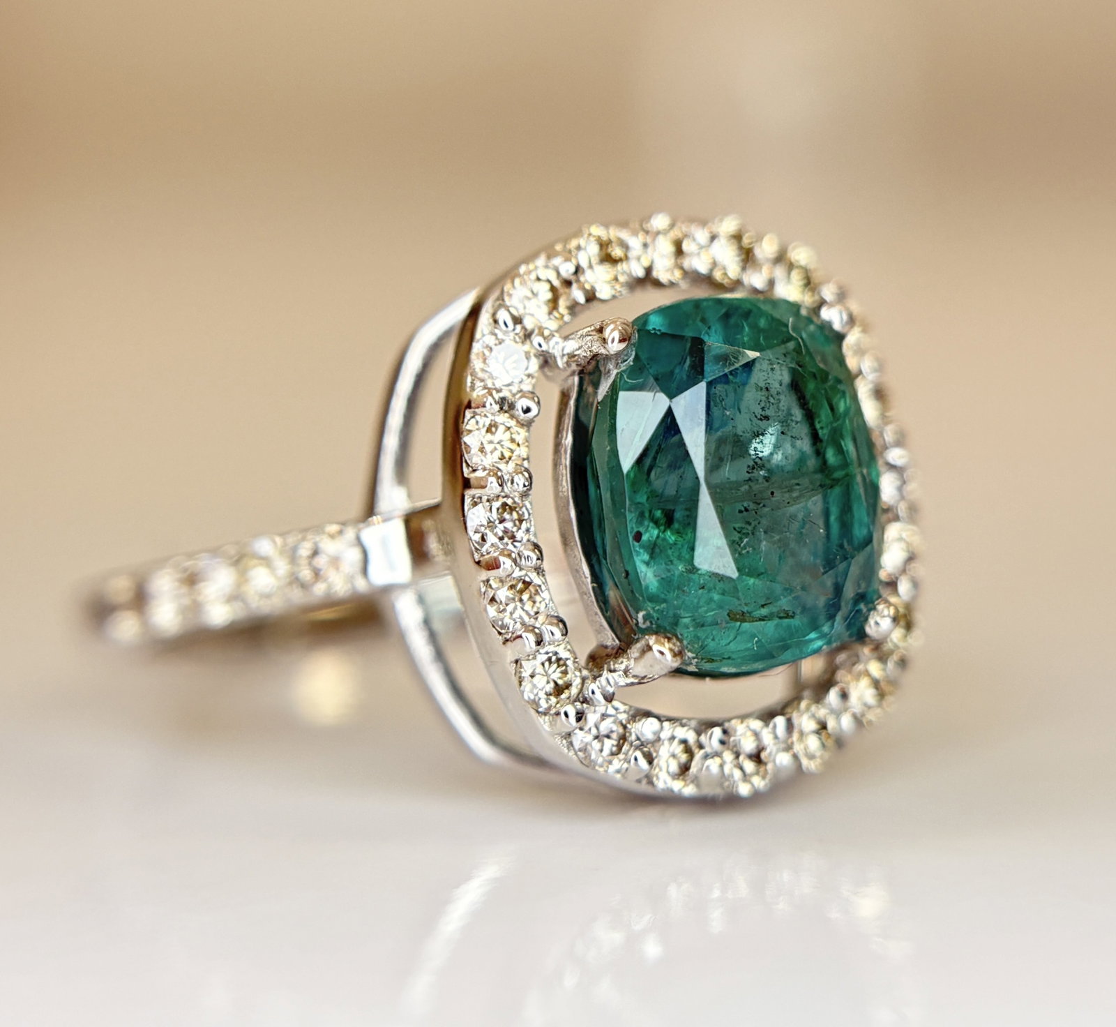 Beautiful 2.25 CT Natural Emerald Ring With Natural Diamonds & Platinum 950 - 7