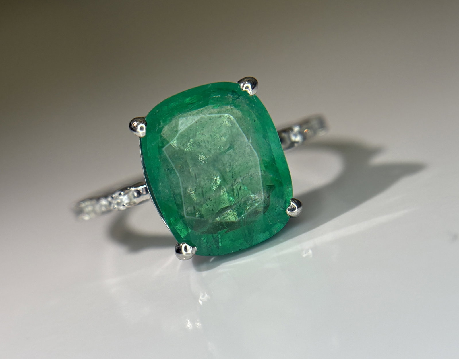 Beautiful 3.40 CT Natural Emerald Ring With Natural Diamonds & Platinum 950 - 10