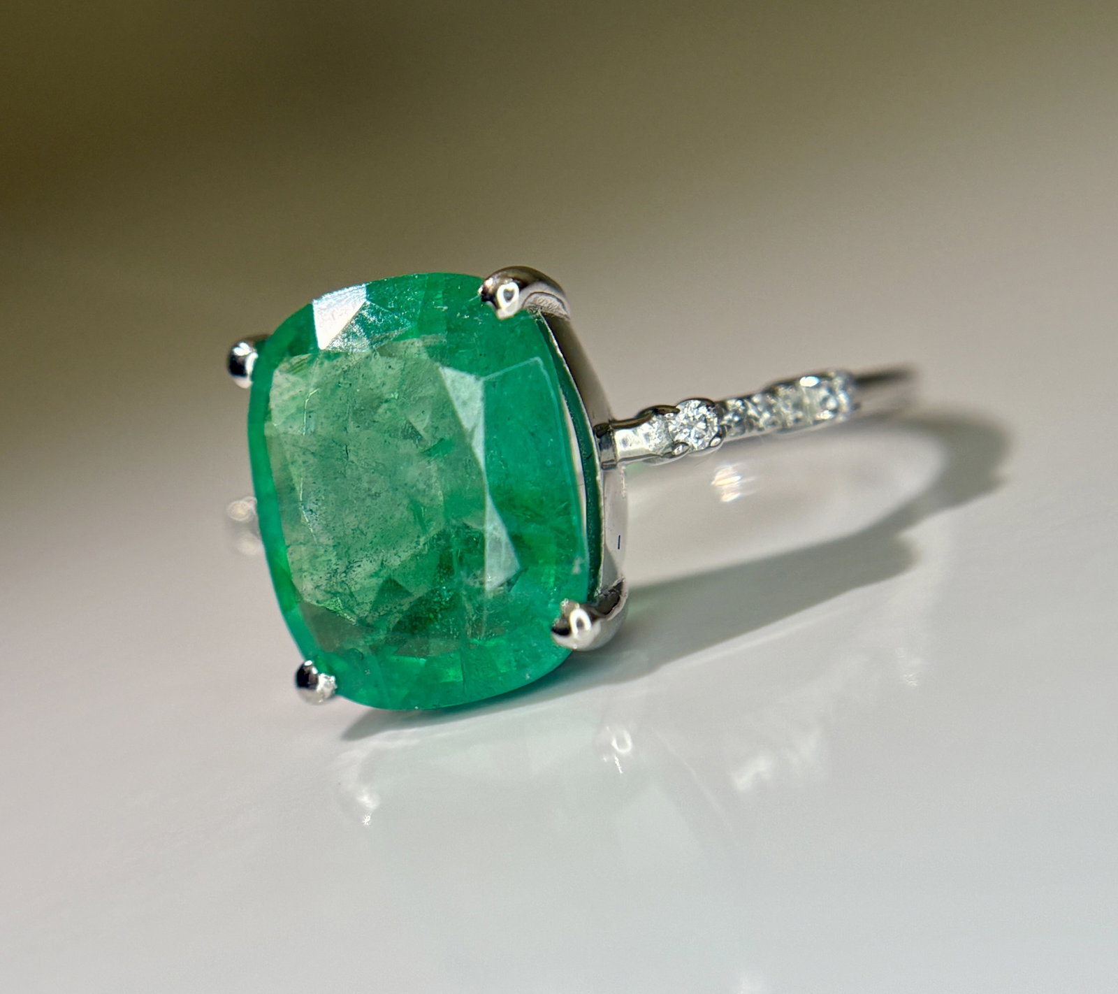 Beautiful 3.40 CT Natural Emerald Ring With Natural Diamonds & Platinum 950 - 4
