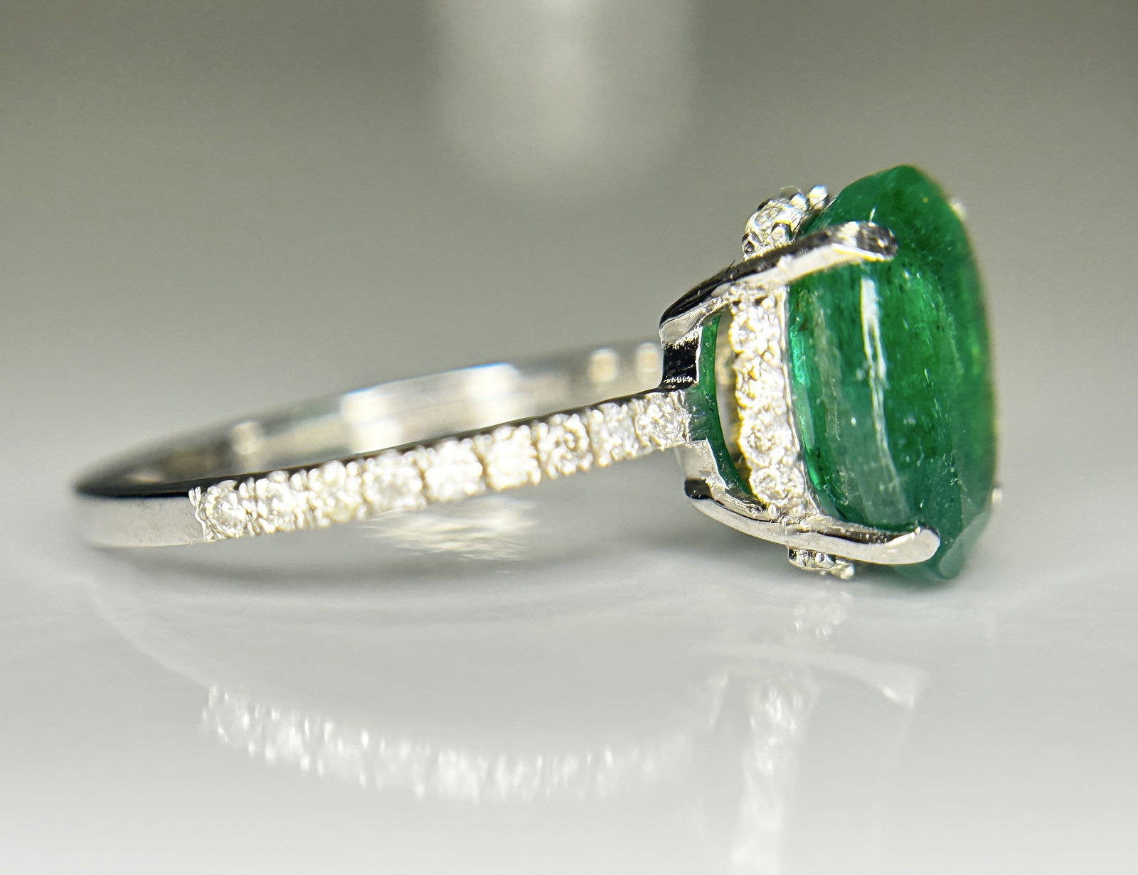 Beautiful 2.60 CT Natural Emerald Ring With Natural Diamonds & Platinum 950 - 5