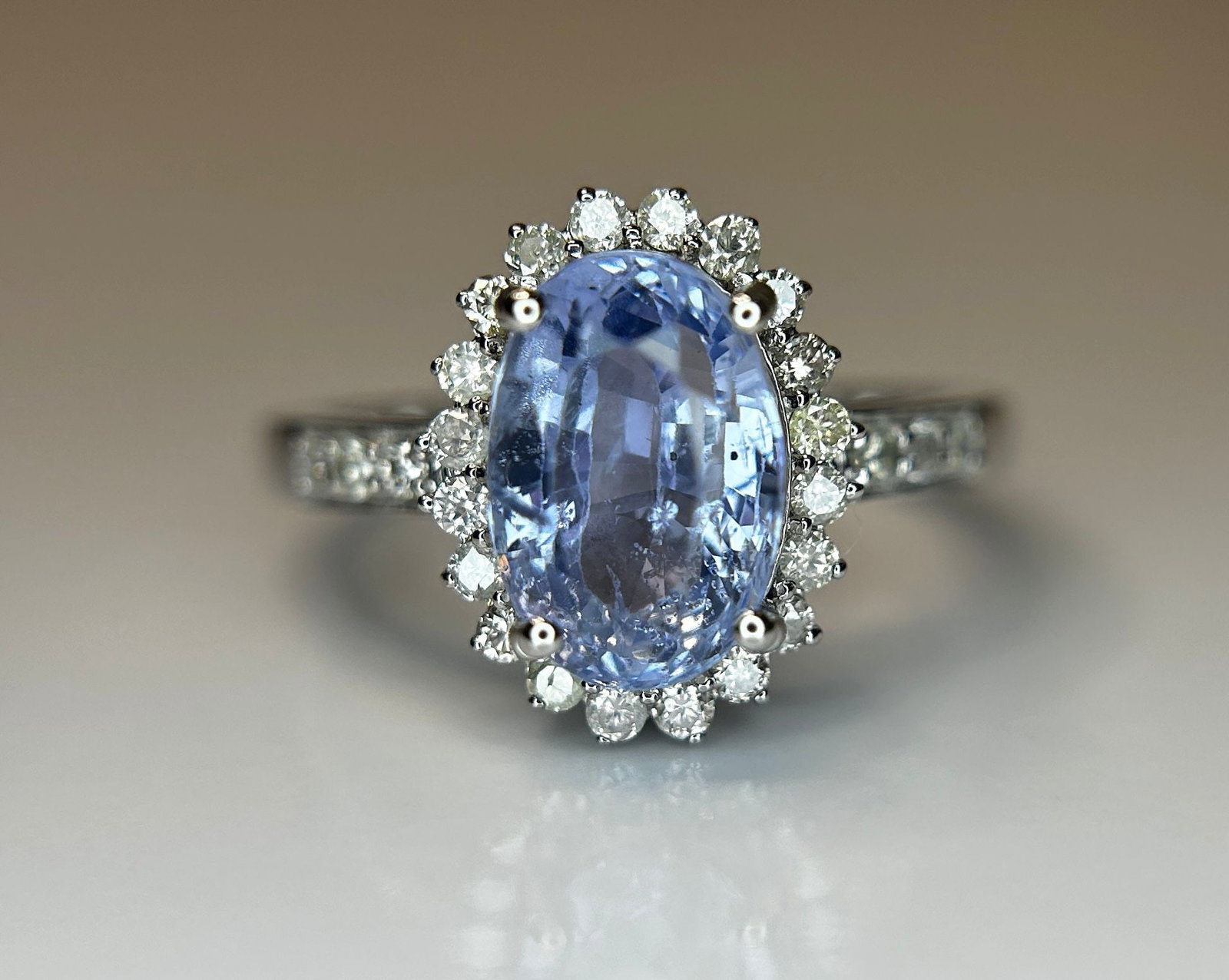 3.13 CT Unheated/Untreated Ceylon Cornflour Blue Sapphire Diamonds & 18k Gold - 10