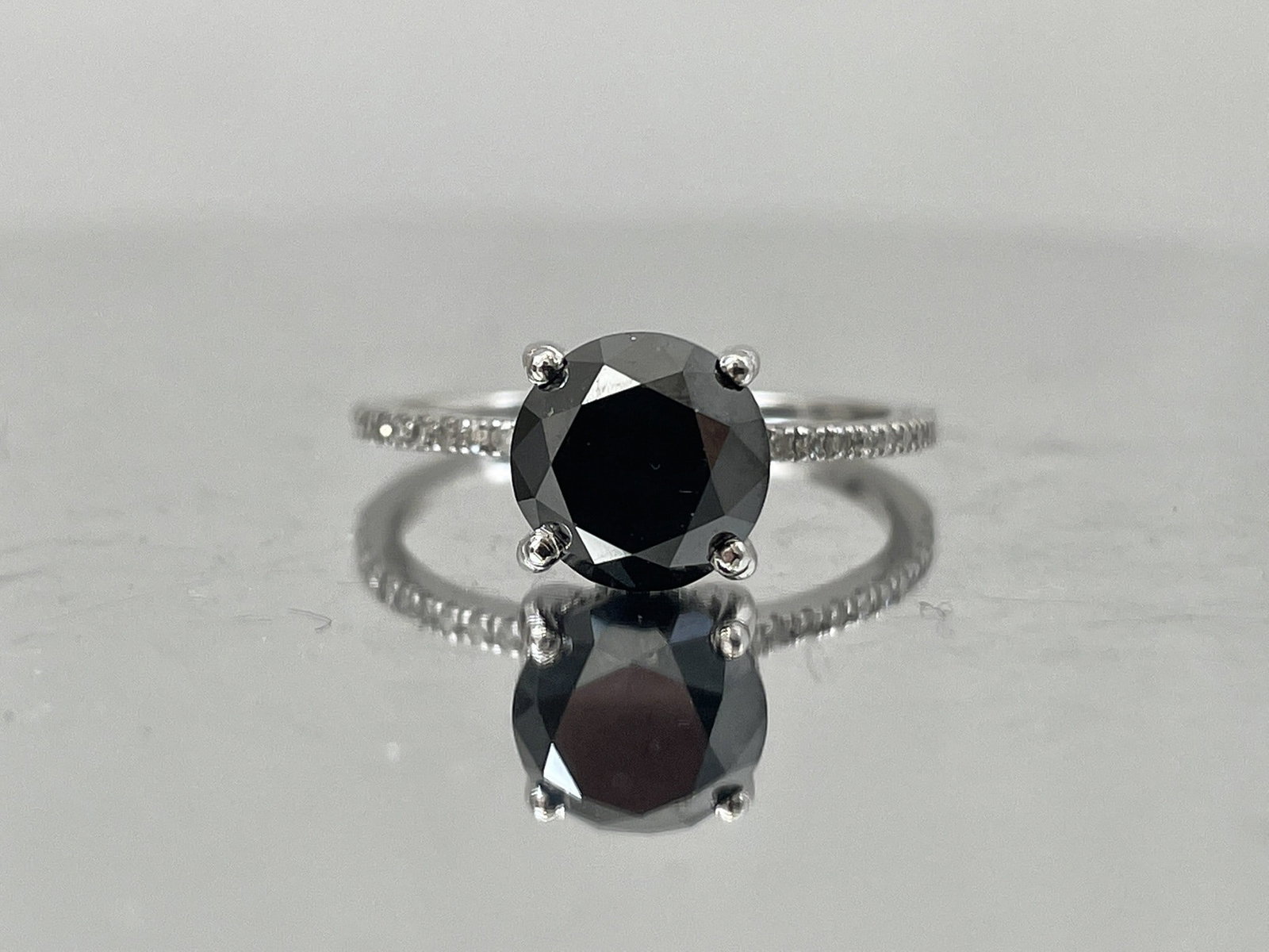 Beautiful Natural 2.64 CT Black Diamond Ring With Natural Diamonds & 18k Gold: Title: Beautiful Natural 2.64 CT Black Diamond Ring With Natural Diamonds & 18k Gold Description: Beautiful Natural 2.64 CT Black Diamond Ring With Natural white diamond & 18k Gold. 