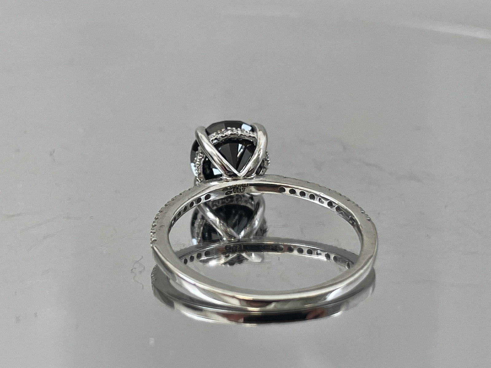 Beautiful Natural 2.64 CT Black Diamond Ring With Natural Diamonds & 18k Gold - 5