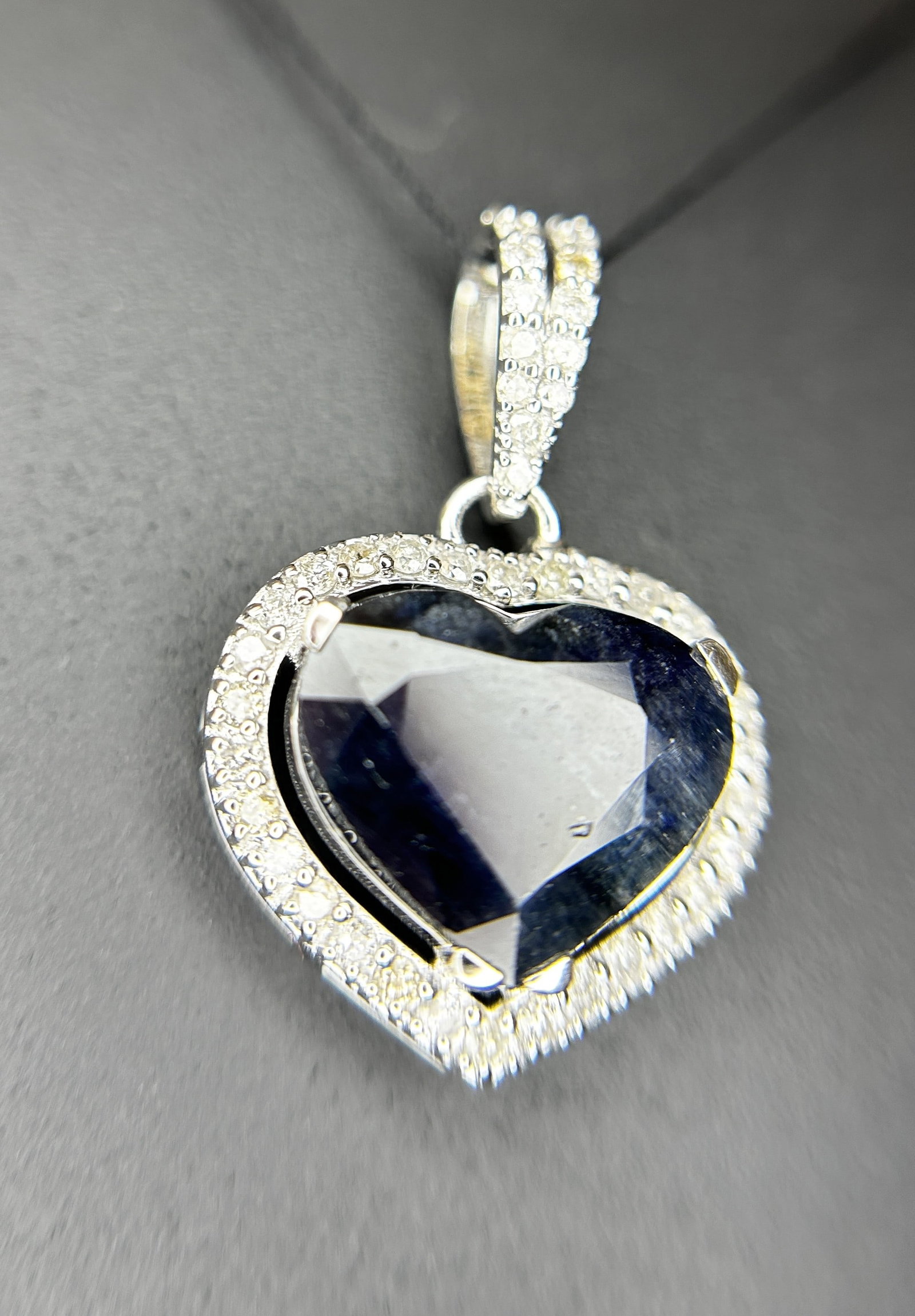 Beautiful 3.17 CT Unheated Ceylon Blue Sapphire With Natural Diamonds & 18k Gold - 3