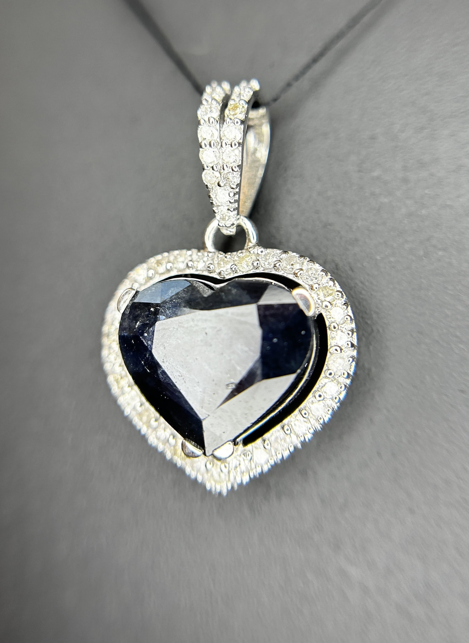 Beautiful 3.17 CT Unheated Ceylon Blue Sapphire With Natural Diamonds & 18k Gold - 4